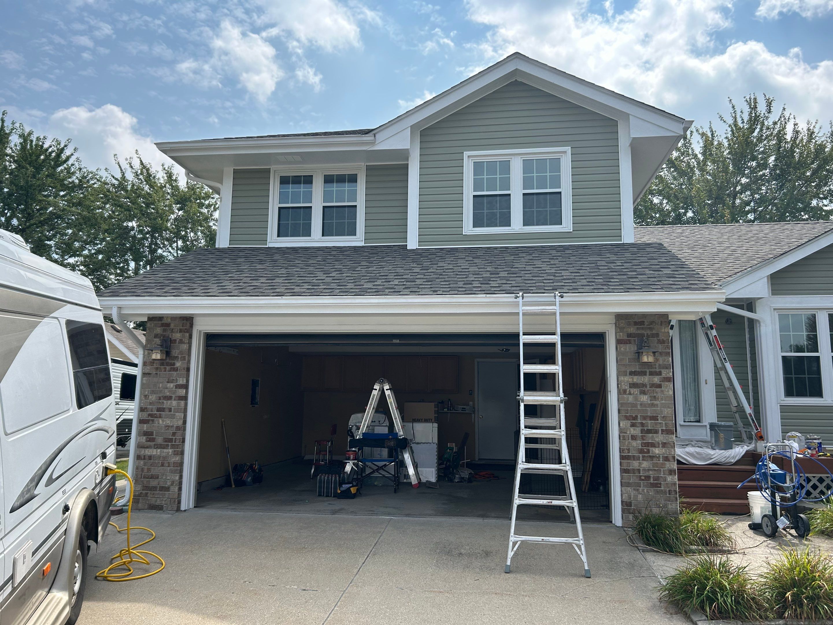 Vinyl siding in Pleasant Hill, IA by Blu Ember Properties
