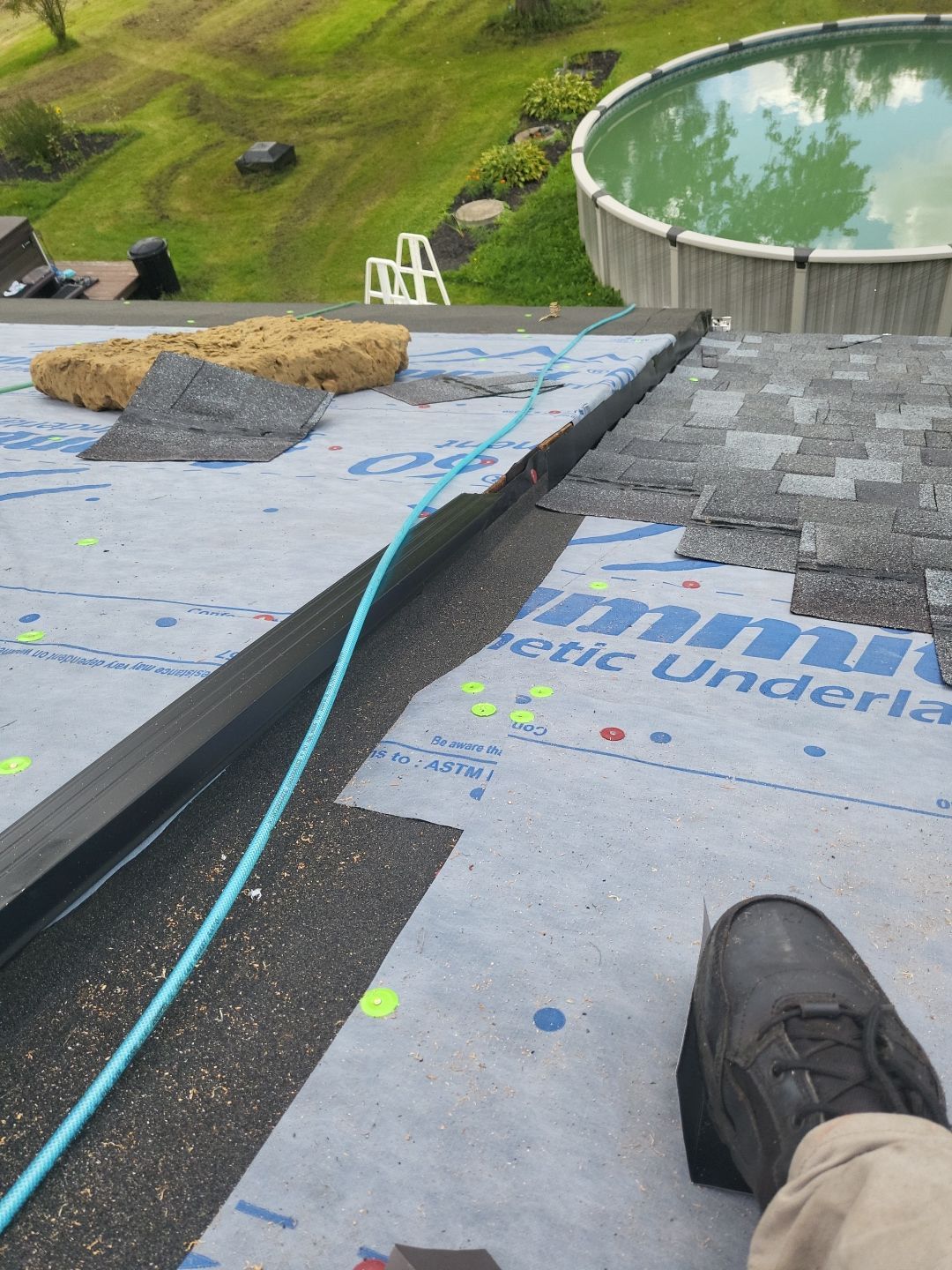 ATLAS PINNACLE: COASTAL GRANITE by Eagle Eye Roofing