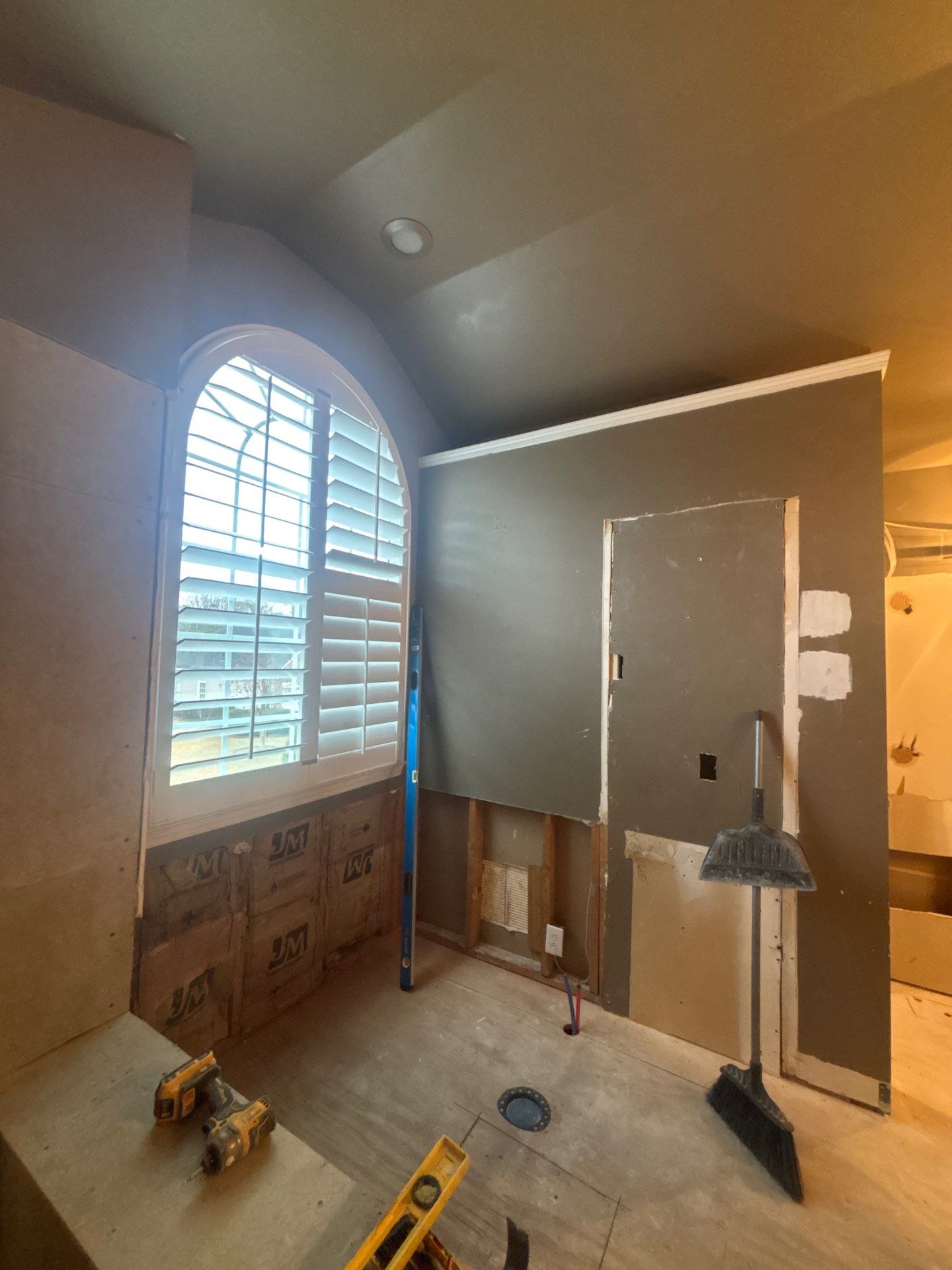 Master bathroom renovation by Prudencio