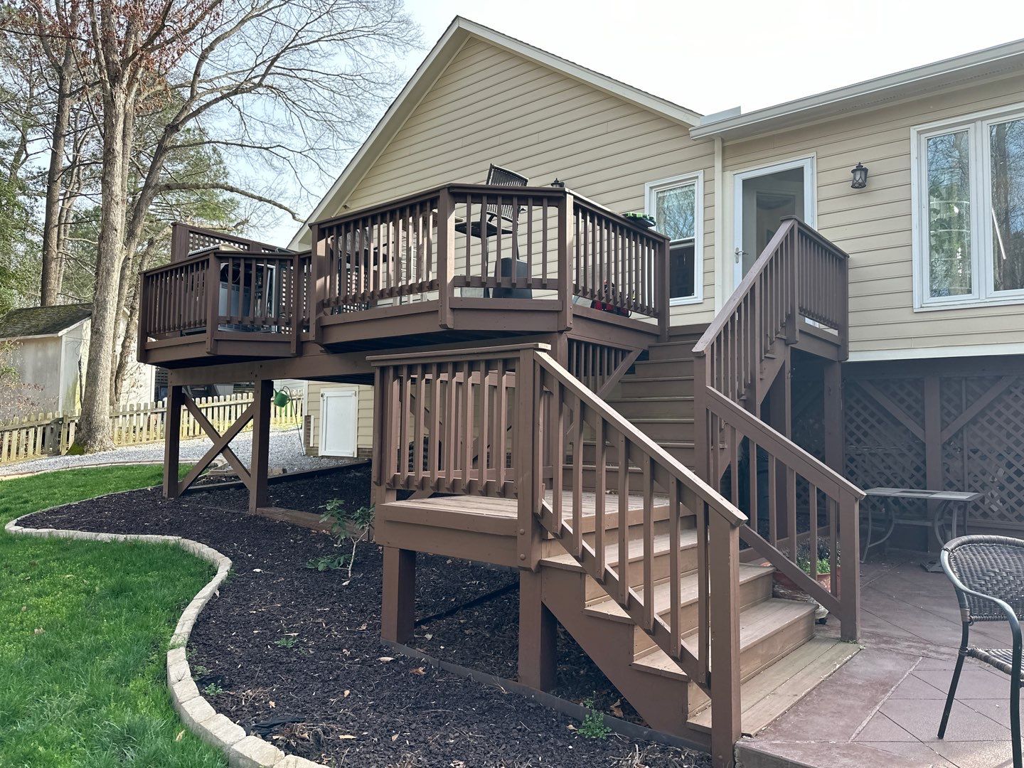 Coated Deck using AcryFin by DuraSeal