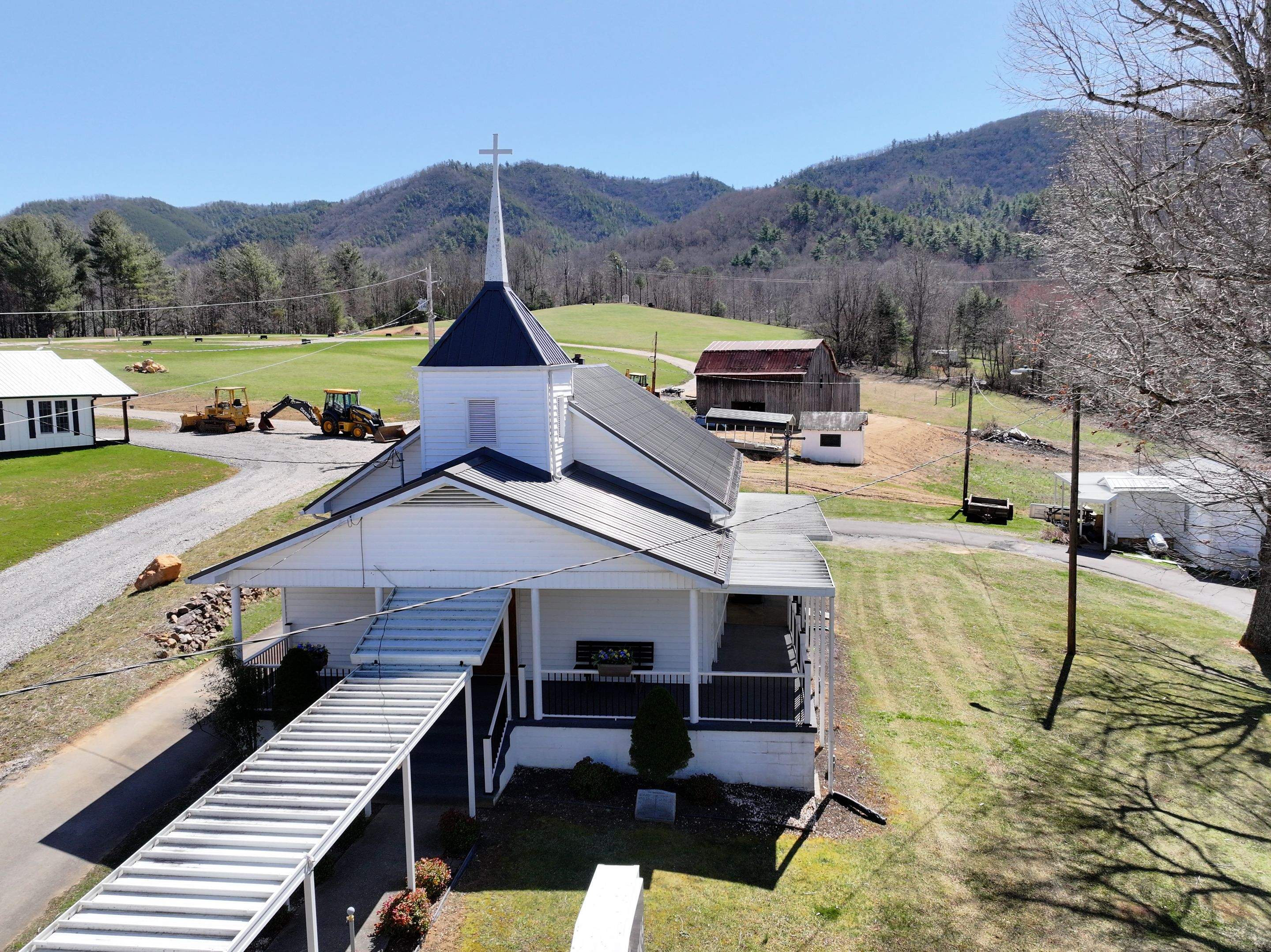 Fish Springs Baptist Church by Omnia Roofing
