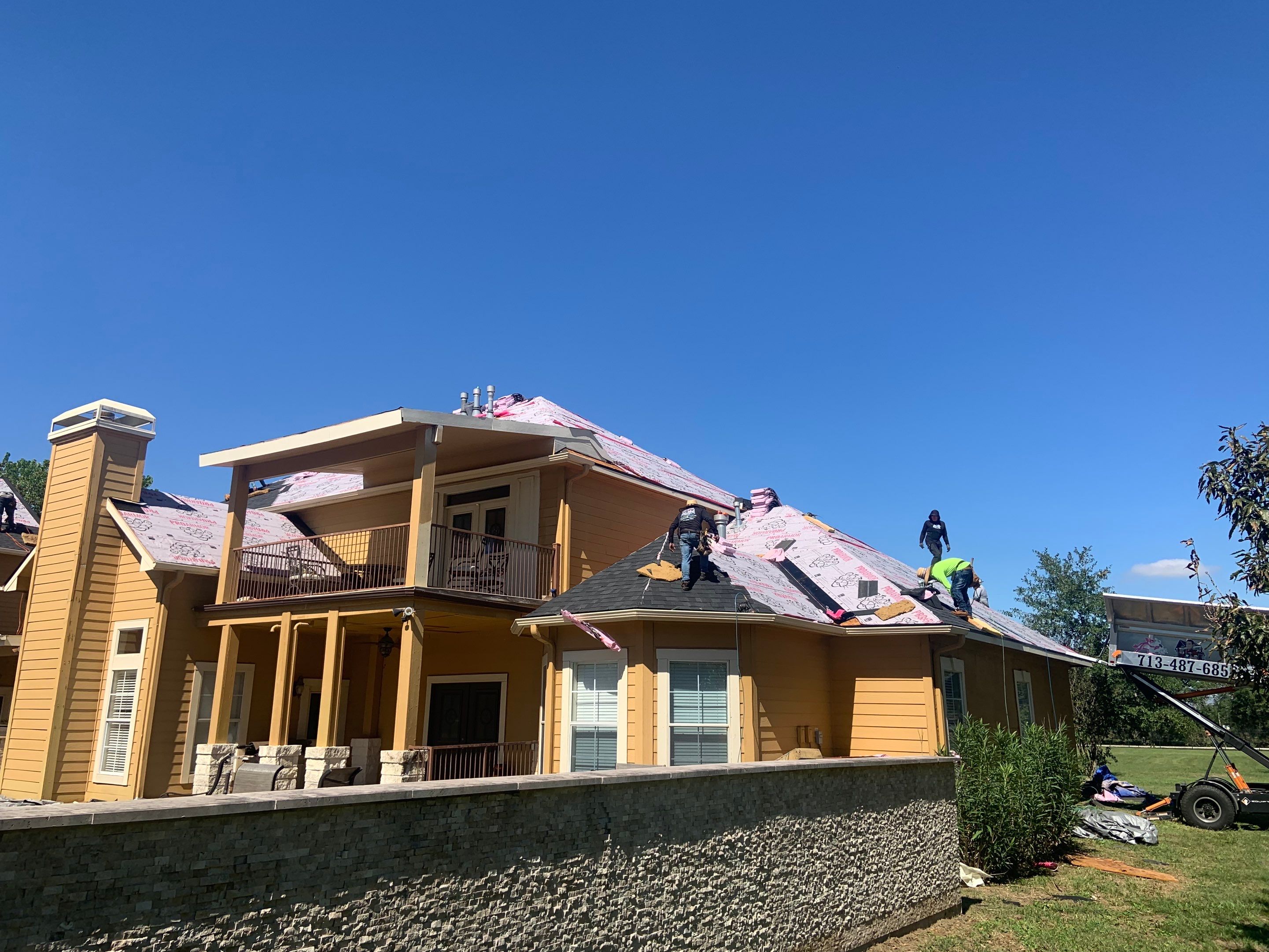 Residential Roofing Installation using Owen's Corning Duration (Lifetime) Shingles by Roof Repair Company