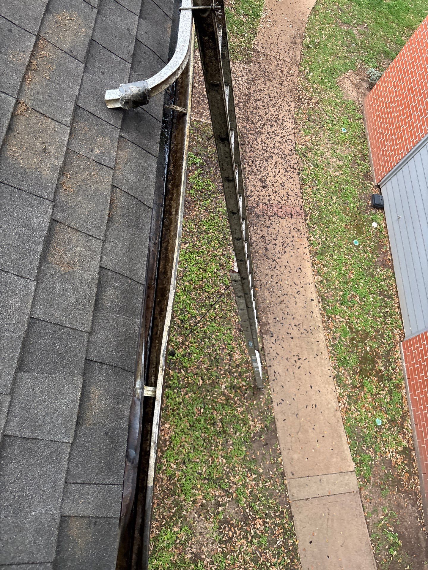 Commercial gutter cleaning Sugar Land & Katy, TX after photo with clean gutters
