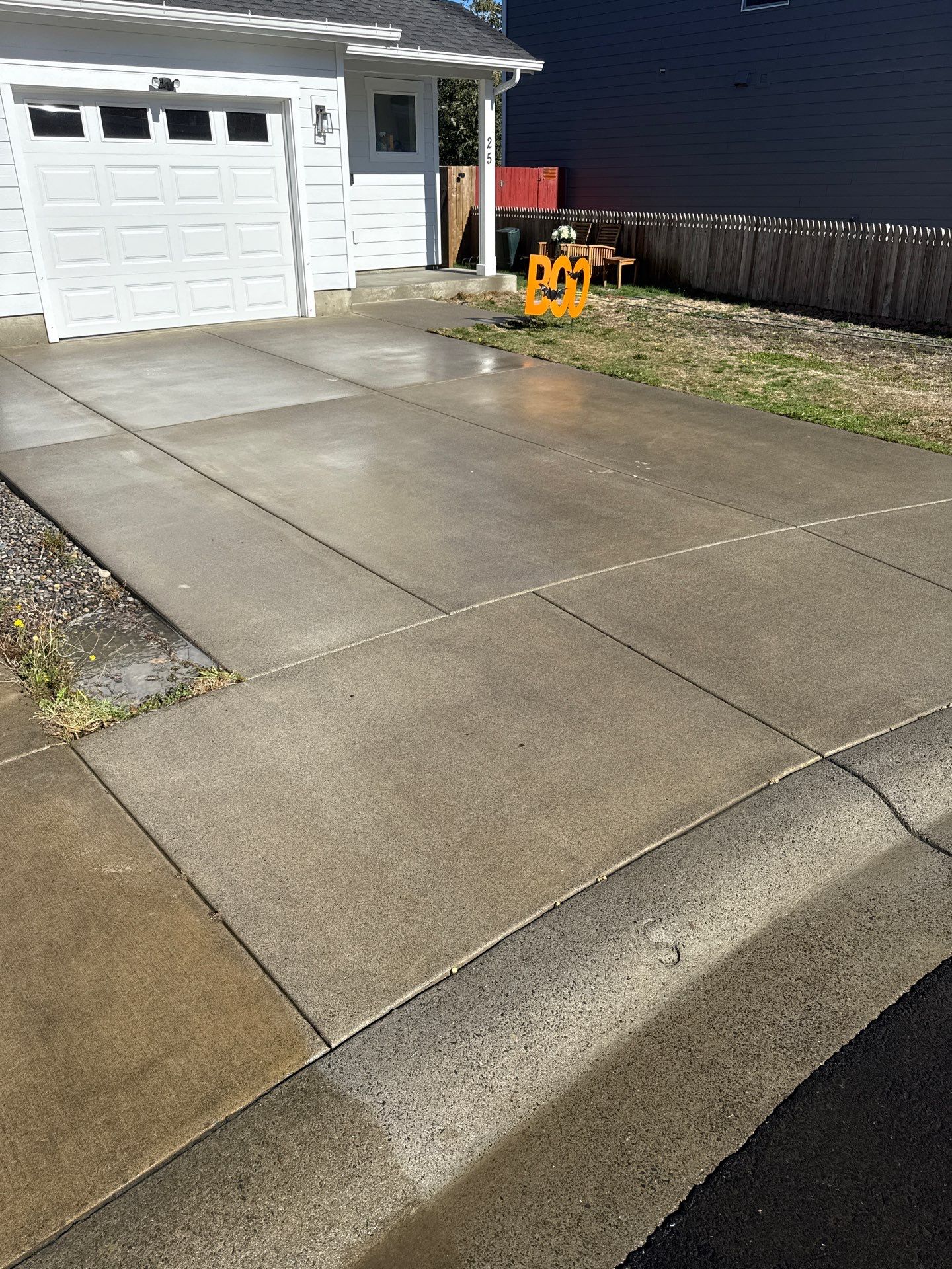 Warrenton Home Exterior Transformation by Rolling Suds of Oregon Coast – Salem