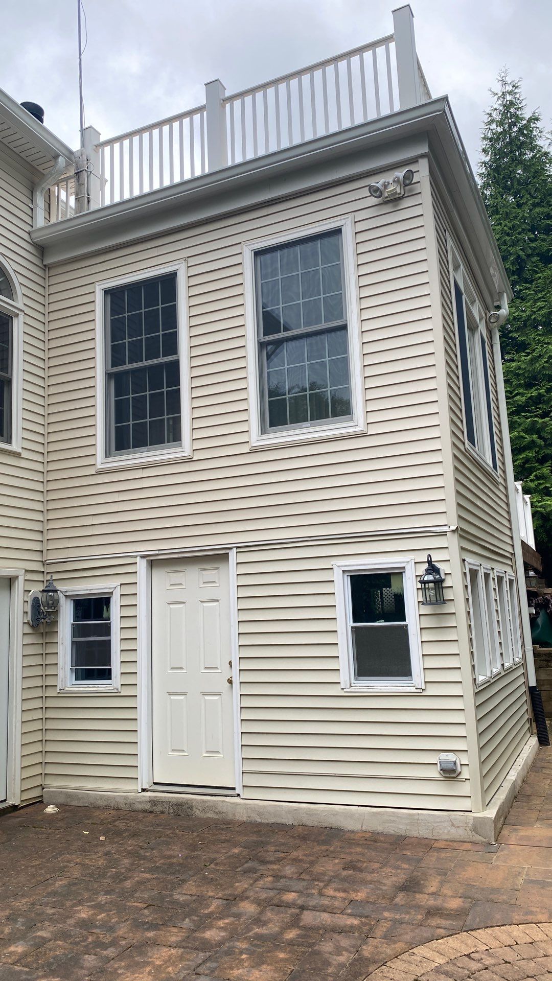 McLean: Residential Roof Installation with Landmark Pro Designer Shingles in Max Def Moire Black by RM Banning, Inc.