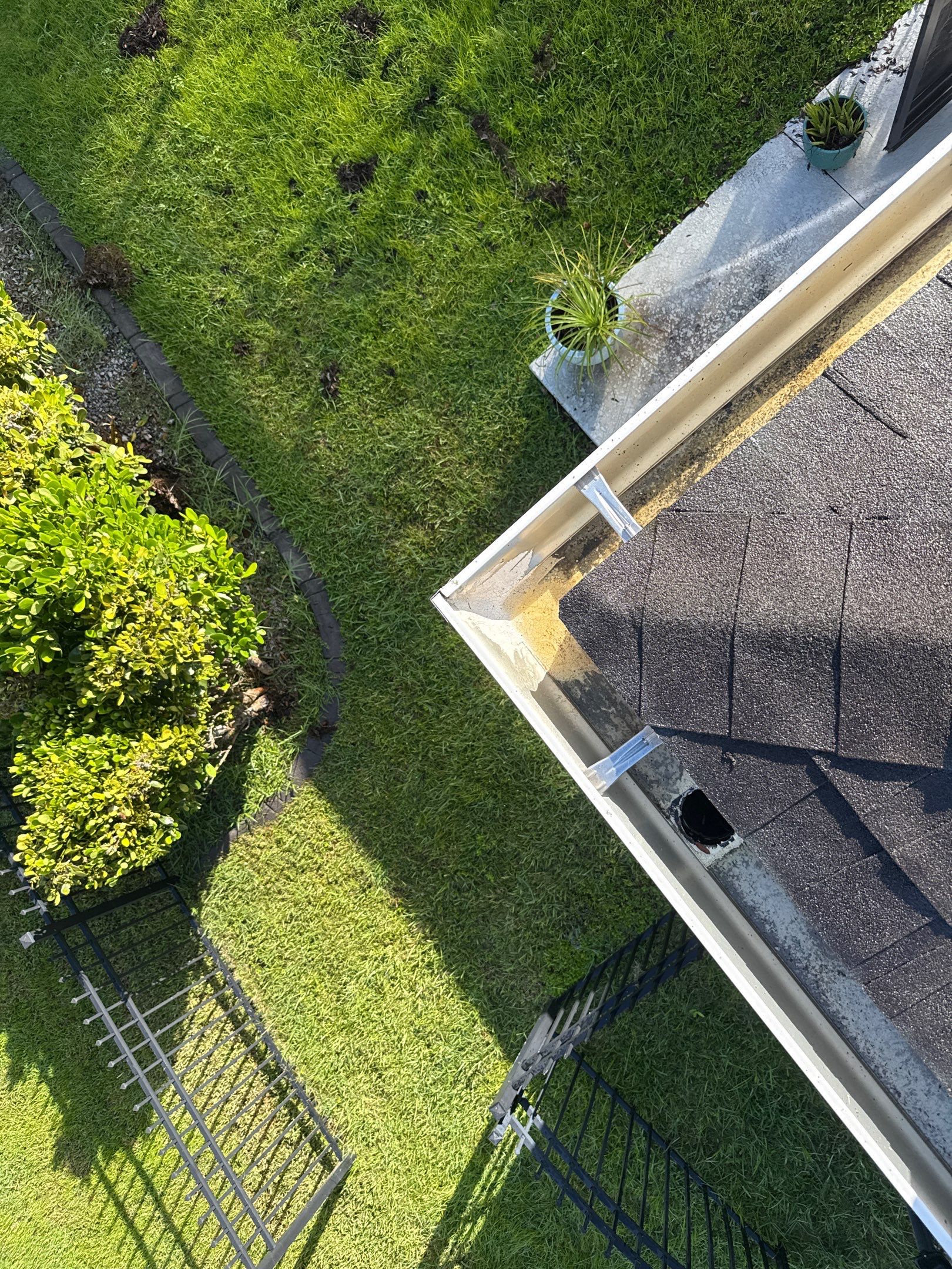 HOA-Required House Wash & Concrete Cleaning – Old Mill Preserve, Palmetto, FL by Sunshine AquaWash