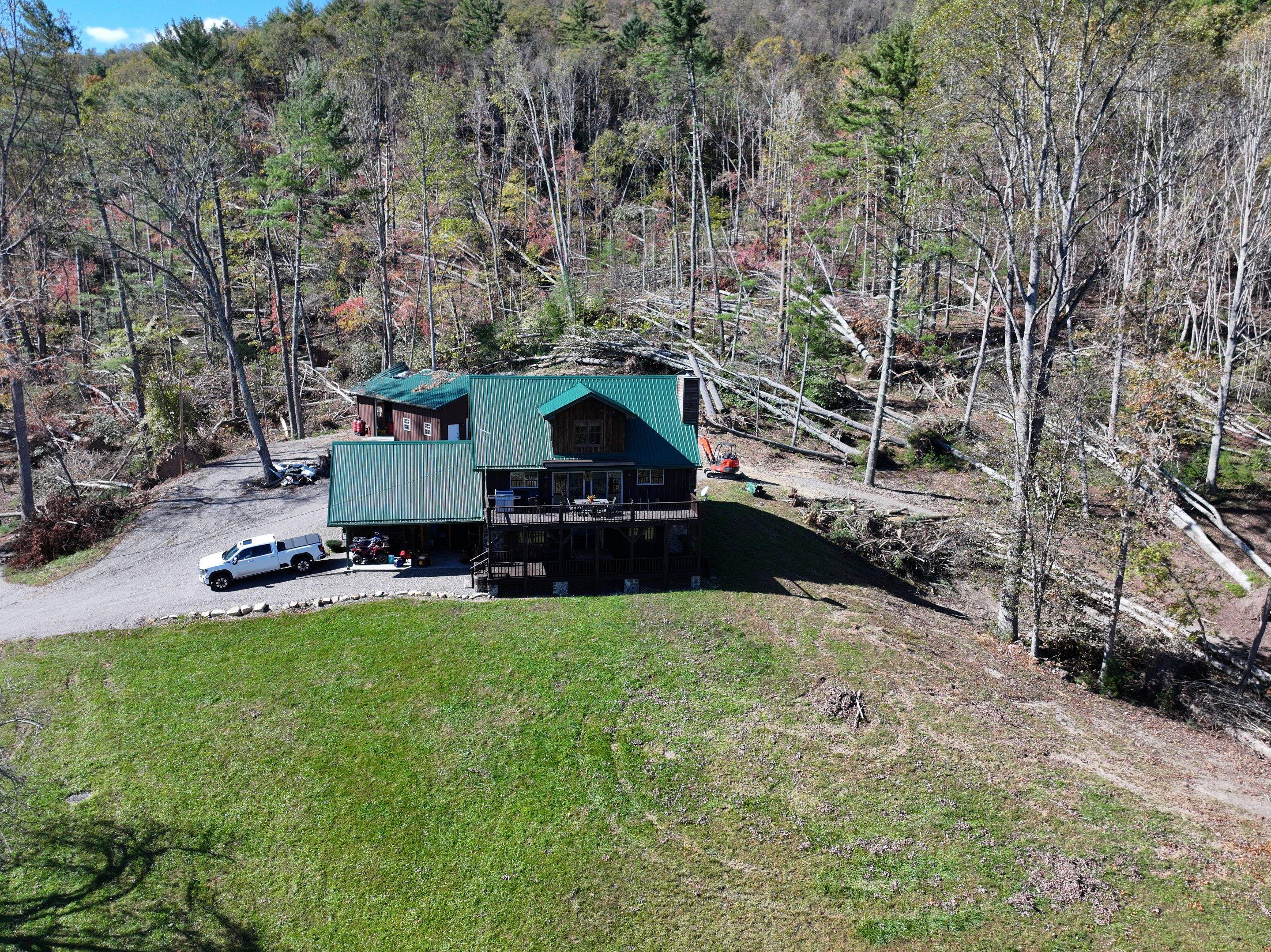 Adams Residence by Omnia Roofing