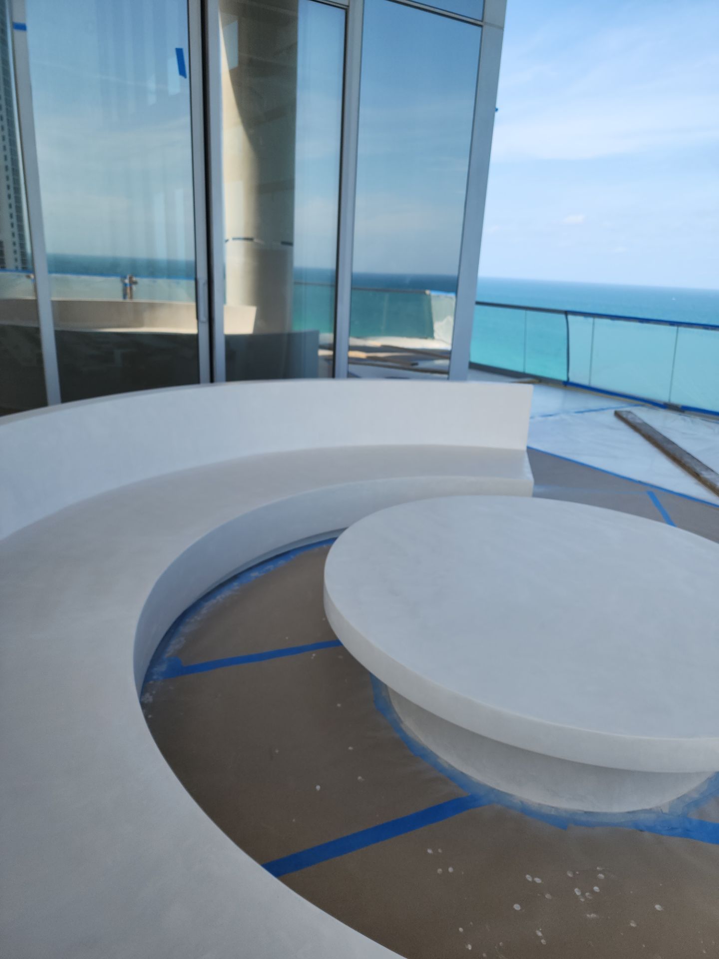 Microtopping over Furniture by Seamless Surfaces