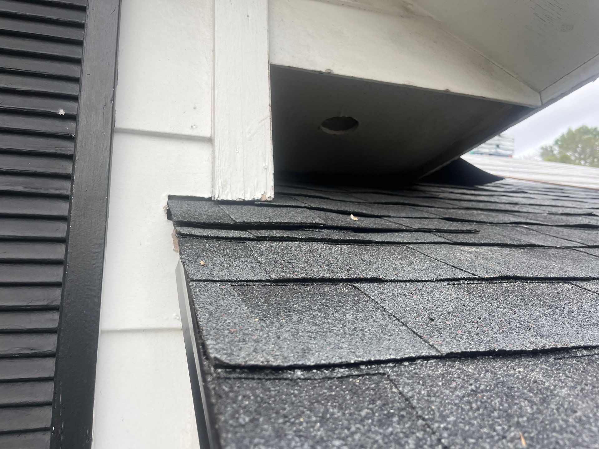 GAF Charcoal Architectural Shingle - Re-roof by Endless Summer Roofing Co.