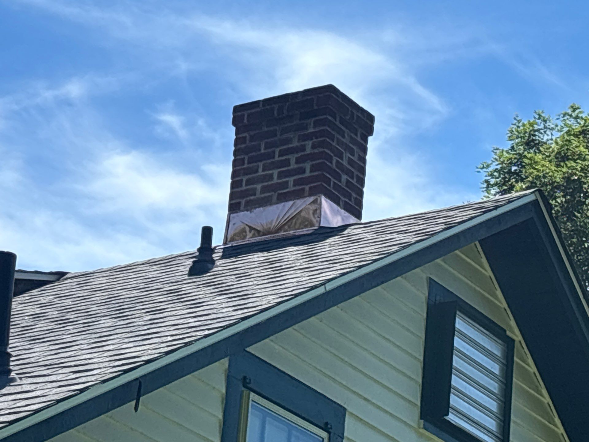 Brand new New Milford, CT roof by DiGiorgi! by DiGiorgi Roofing and Siding Inc