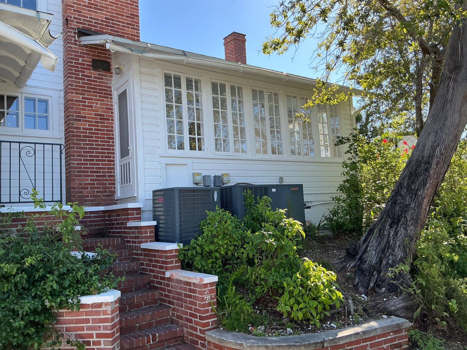 6-Inch Seamless Gutters in Osprey FL by Gutter Professors