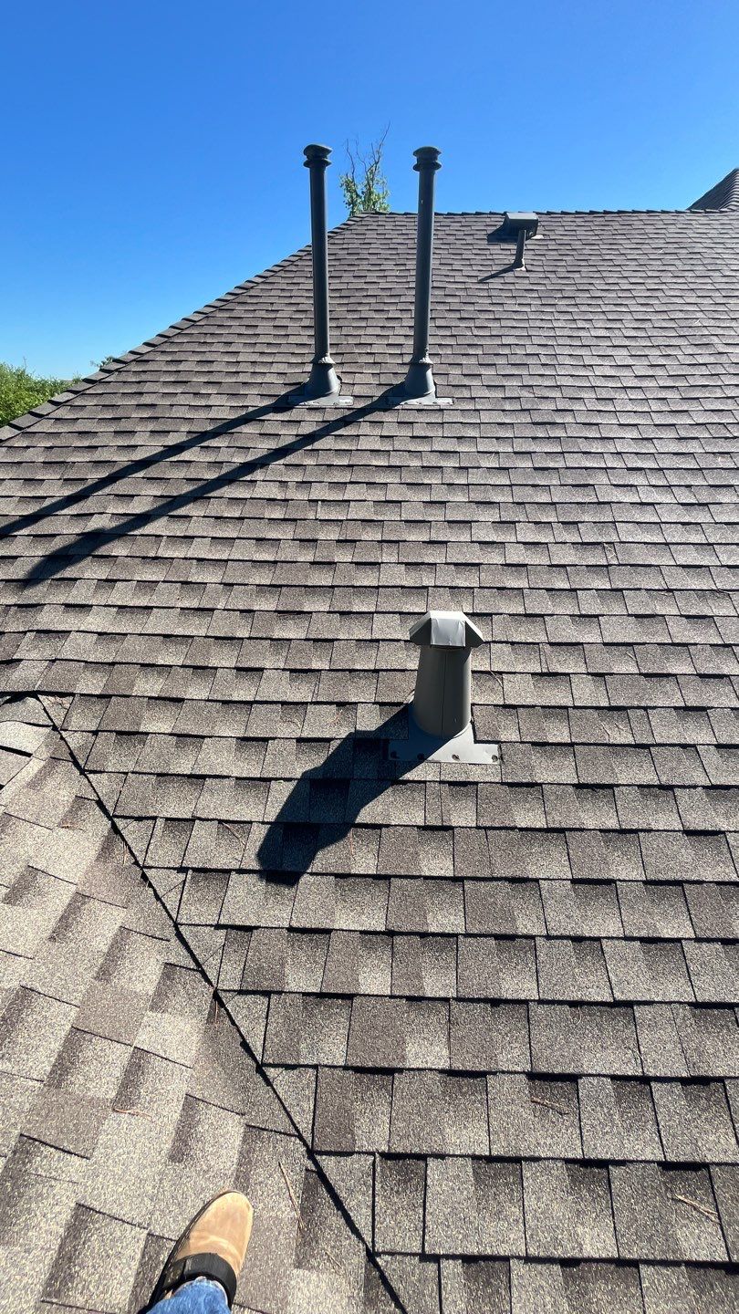 GAF HDZ - Weathered Wood by Elite Roofing LLC