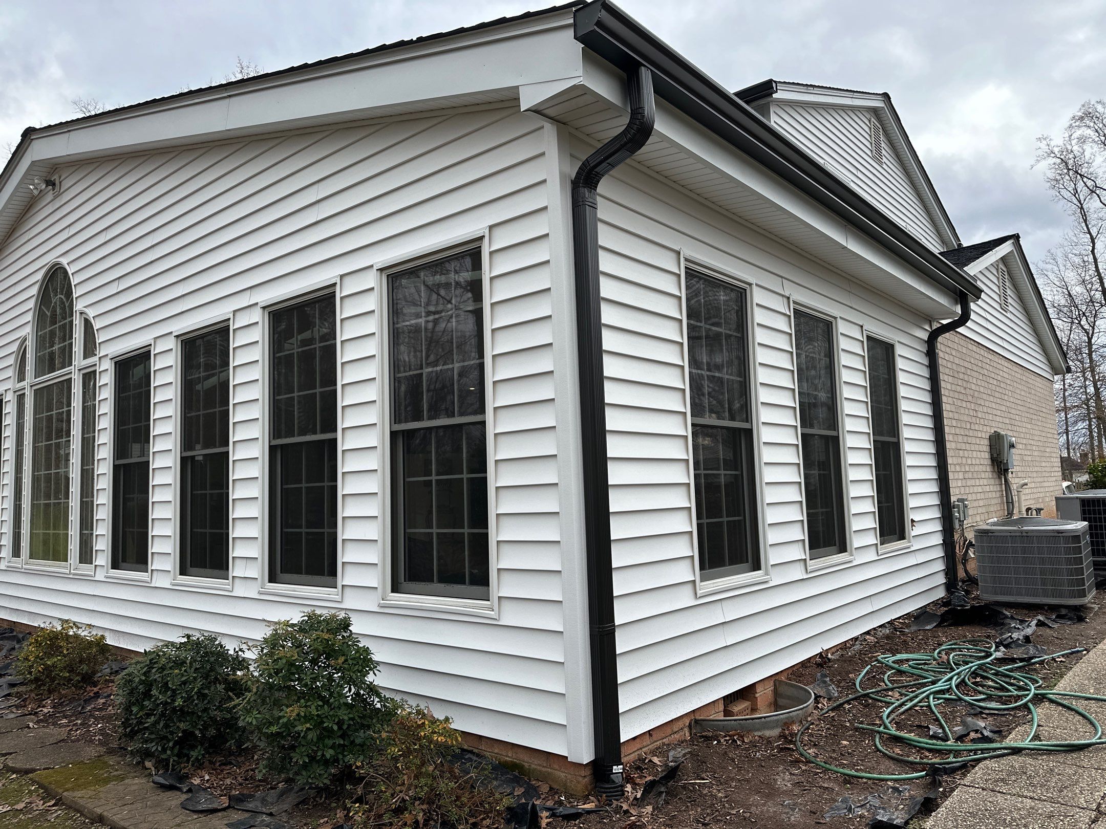 Springfield CertainTeed Charcoal Black Roof & CertainTeed Colonial White Siding by RM Banning, Inc.