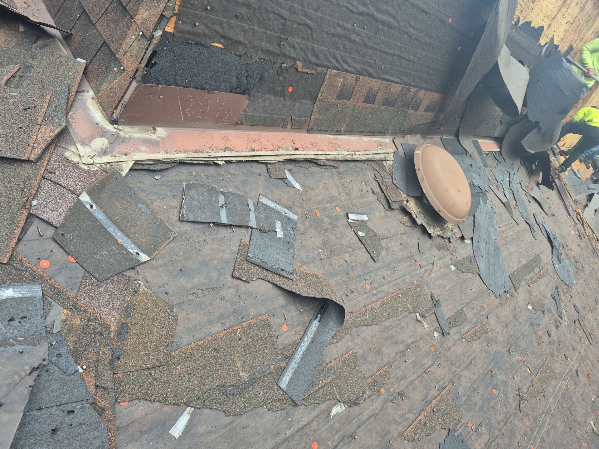 Unique Single Roof Replacement in Charleston WV – IKO Dynasty High-Performance Shingles by Mr. Roofer