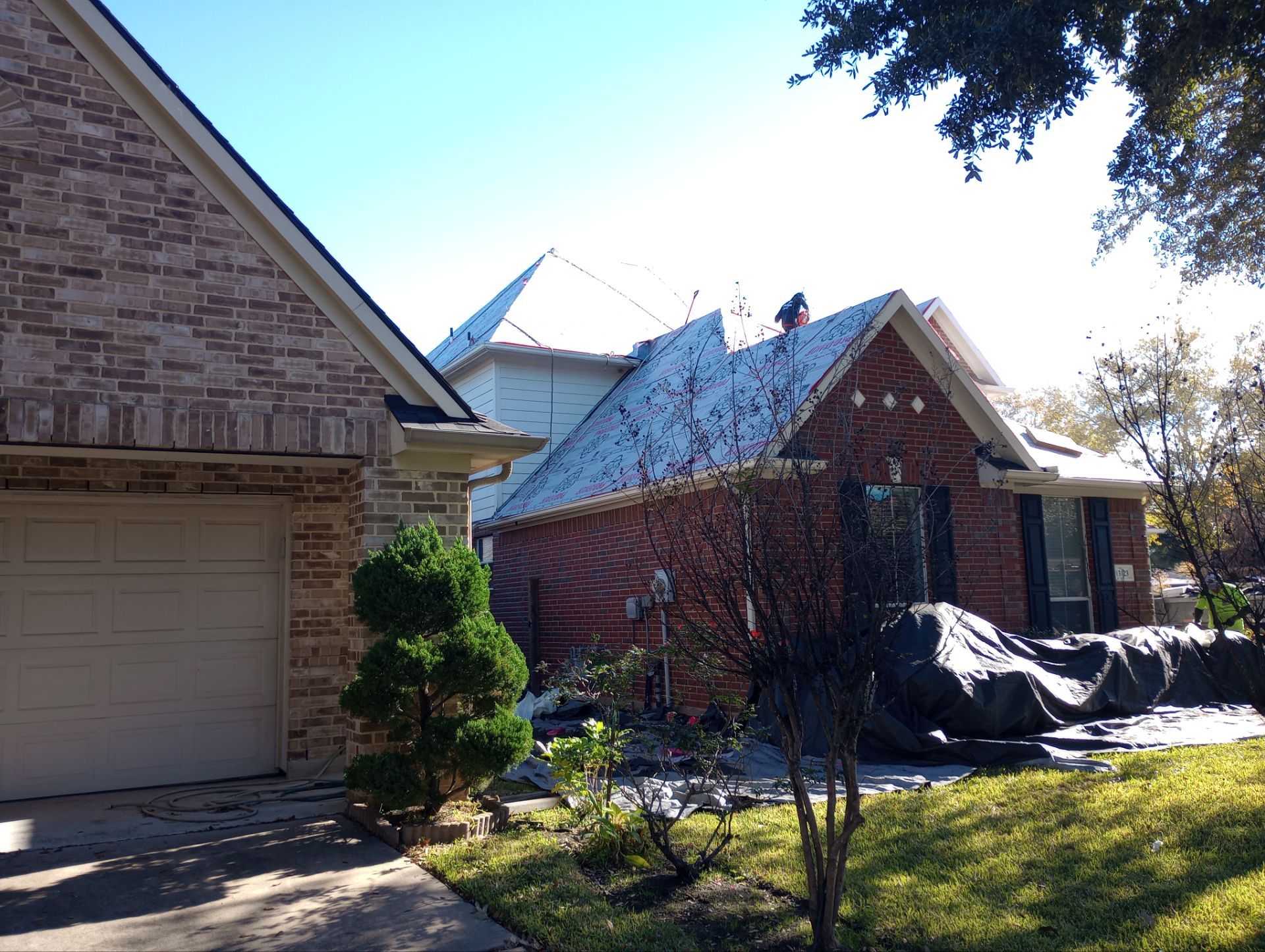 Residential Roofing Installation using Owen's Corning Duration (Lifetime) Shingles by Roof Repair Company