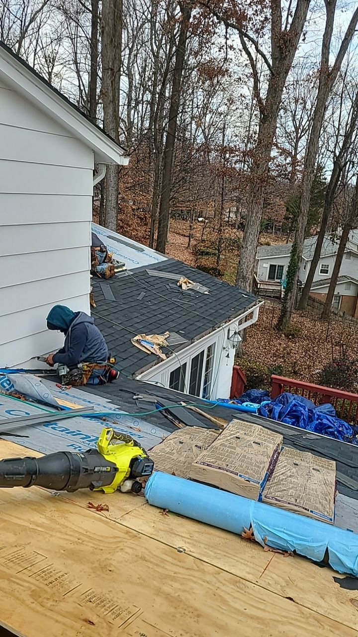 Springfield CertainTeed Charcoal Black Roof & CertainTeed Colonial White Siding by RM Banning, Inc.