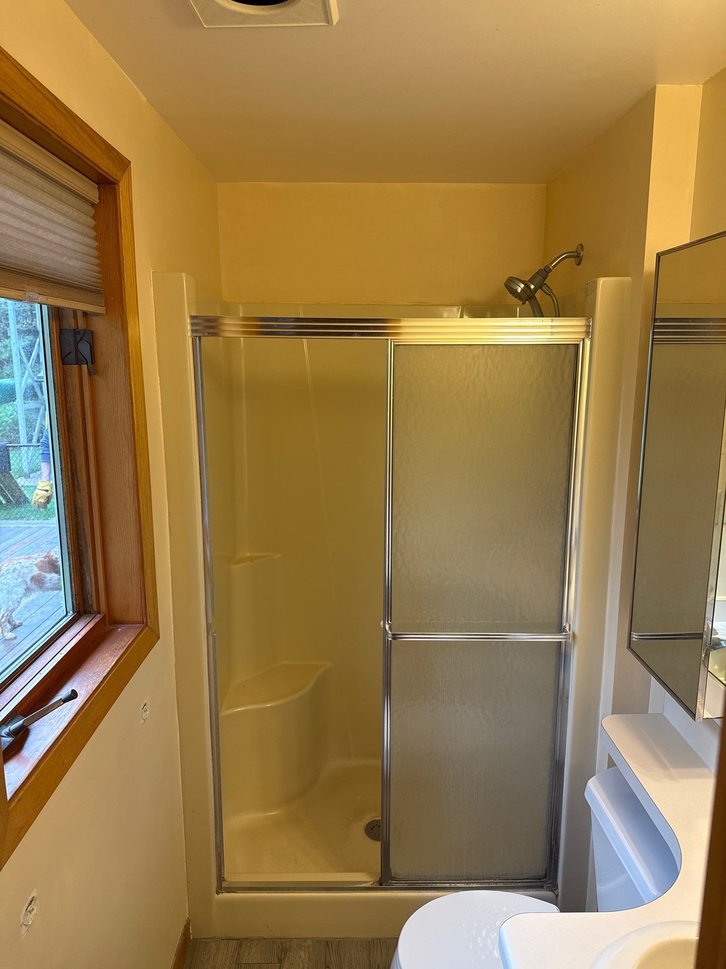 Jacuzzi Bath and Shower Replacement in Harbor Springs by Rainbow Seamless Systems