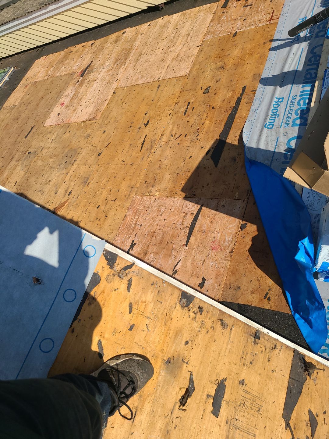 Arlington: CertainTeed Grand Manor Designer Shingles in Weathered Wood by RM Banning, Inc.