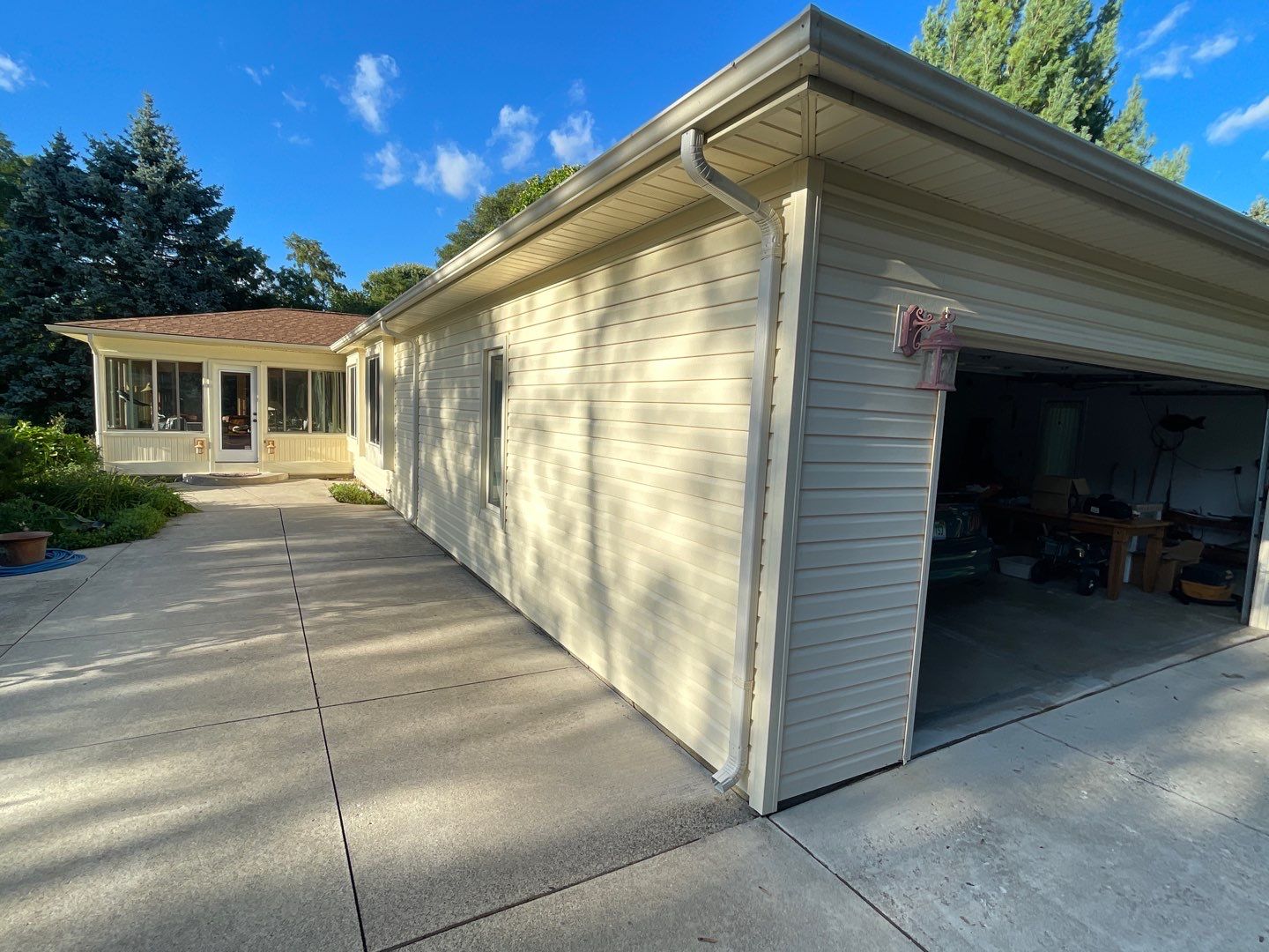 Siding Replacement using CertainTeed Restoration Classic D5 by 180 Contractors