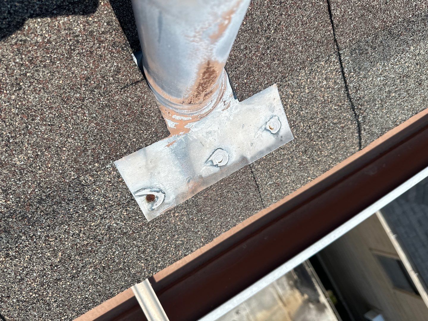 Hail Damage using Owen's Corning Duration (Lifetime) Shingles by Roof Repair Company