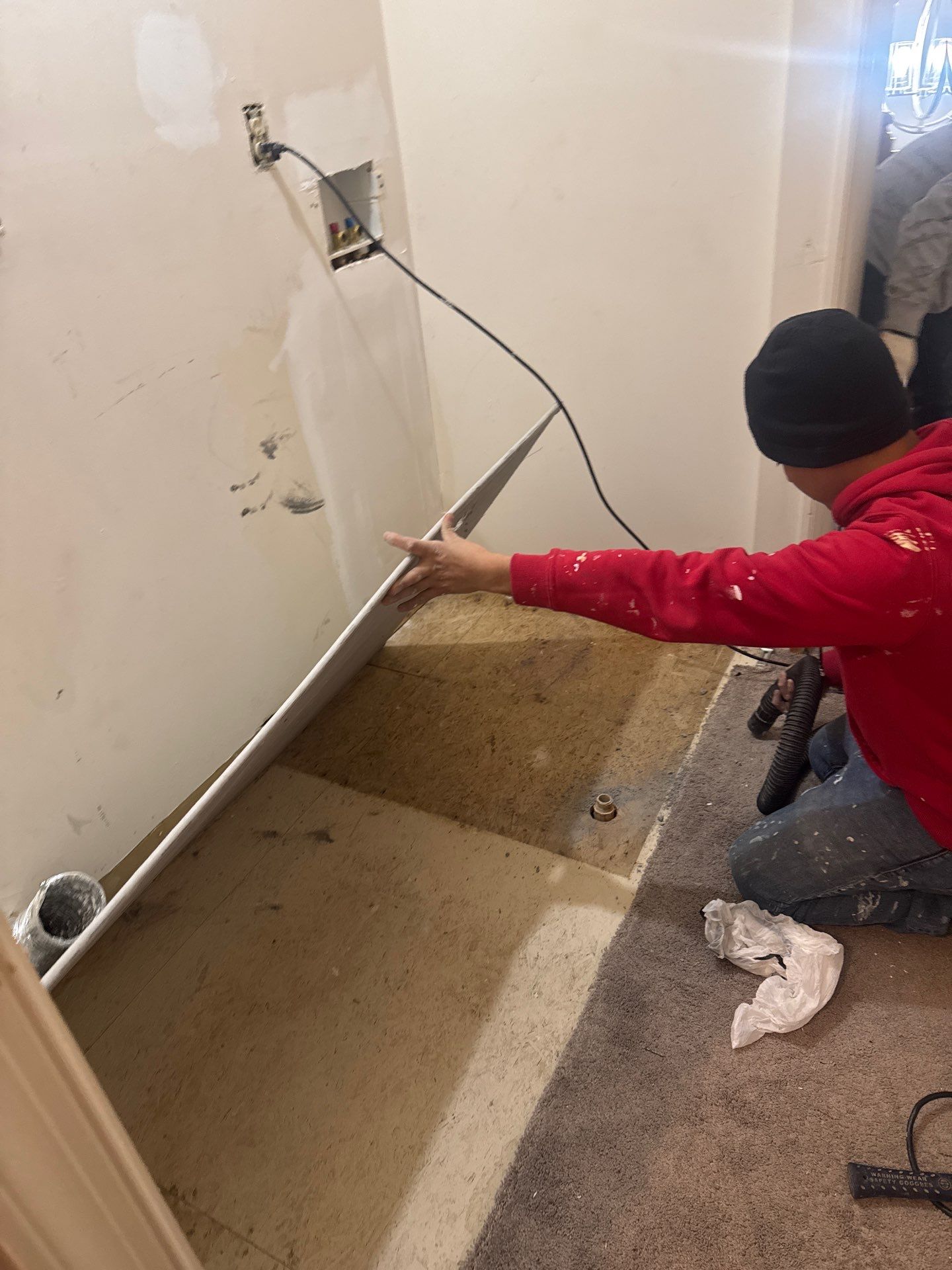 LAUNDRY AND HALLWAY REMODELING using Sherwin Williams  by La Bendicion Contruction Llc