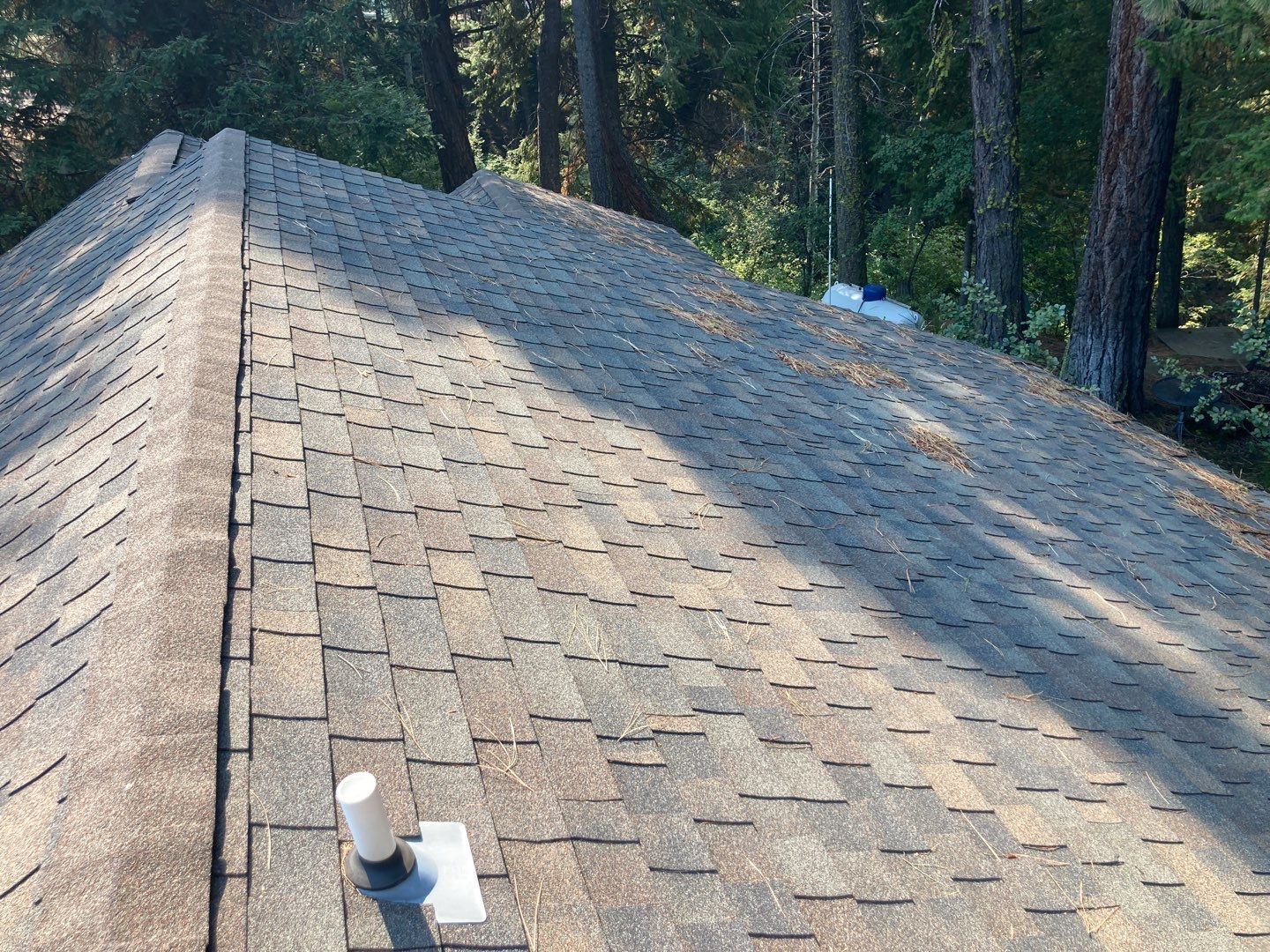 Two story new build gets a CertainTeed Landmark roof in Shenandoah  by ID Roofing LLC