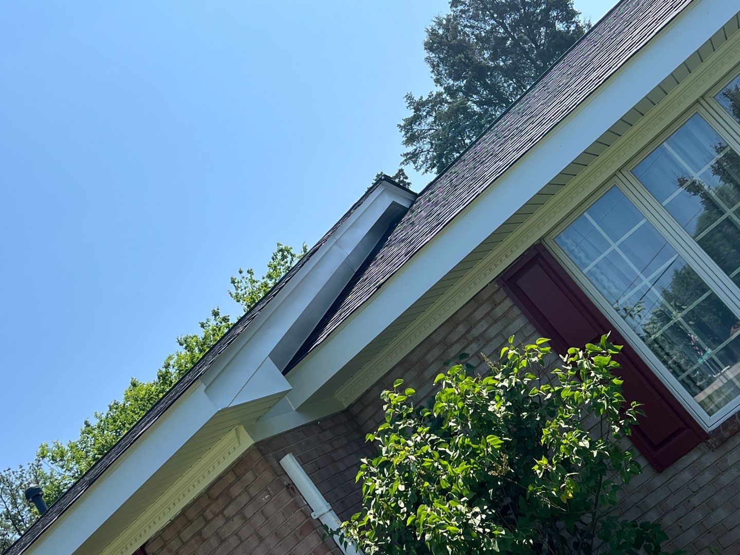 Manassas: CertainTeed Landmark Pro Designer Shingles in Max Def Moire Black by RM Banning, Inc.