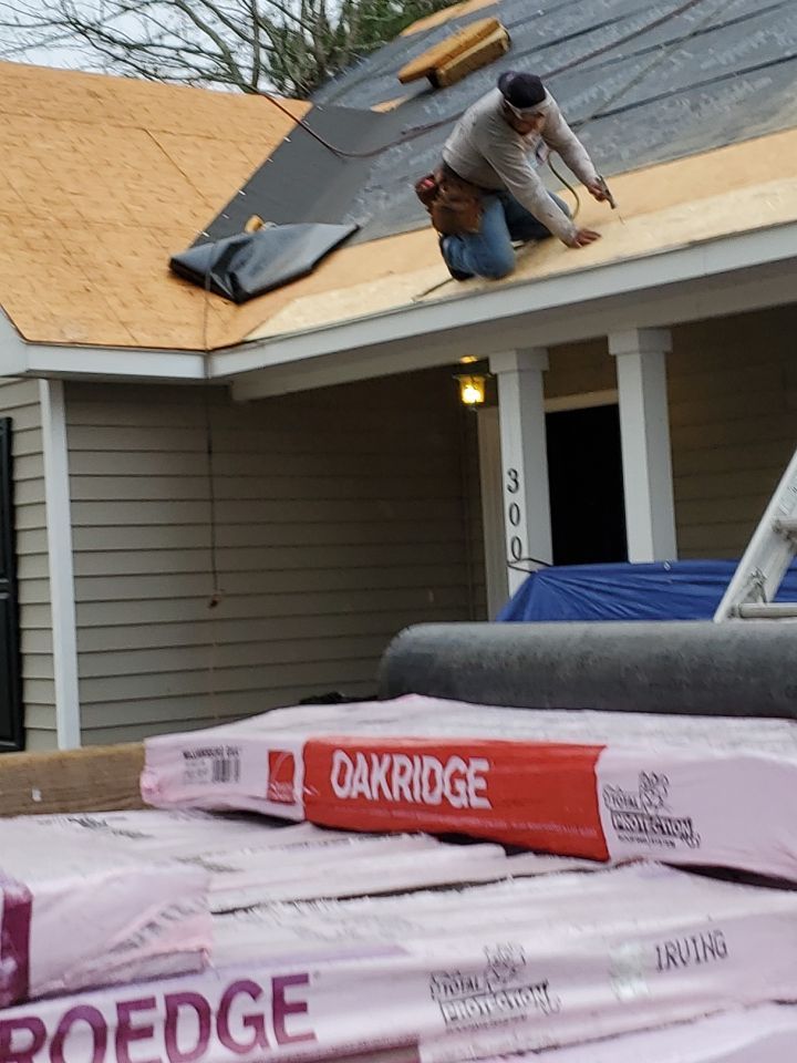 Residential Roofing Installation using Owens Corning Oakridge- Williamsburg Gray by Indigo State Roofing