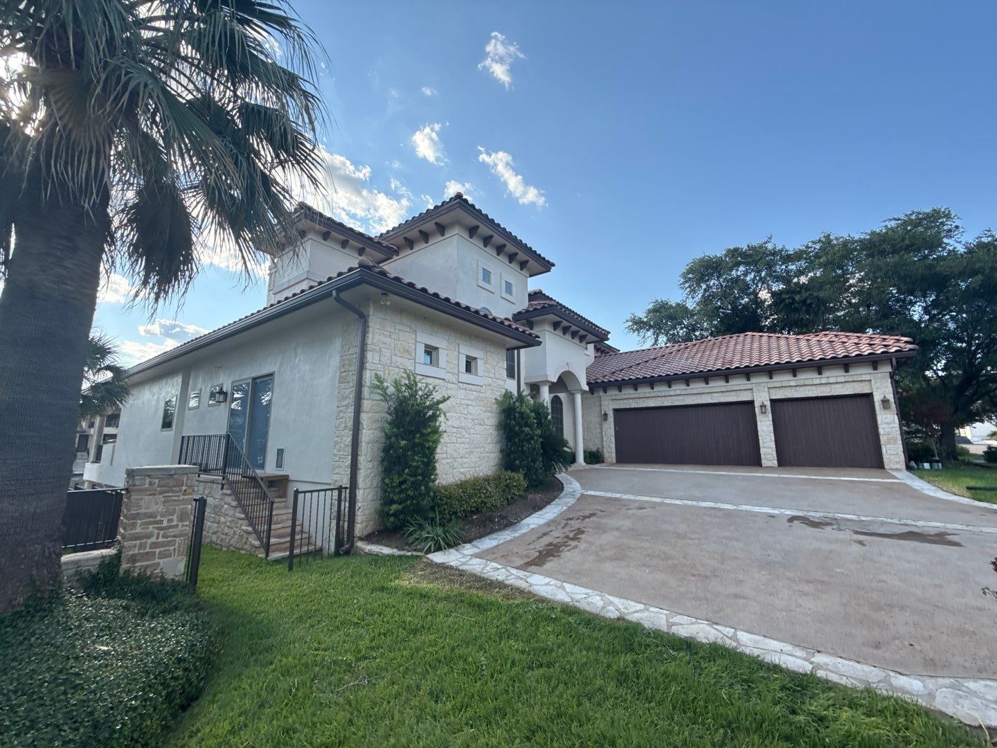 Roof Replacement - 78639 by bh roofing