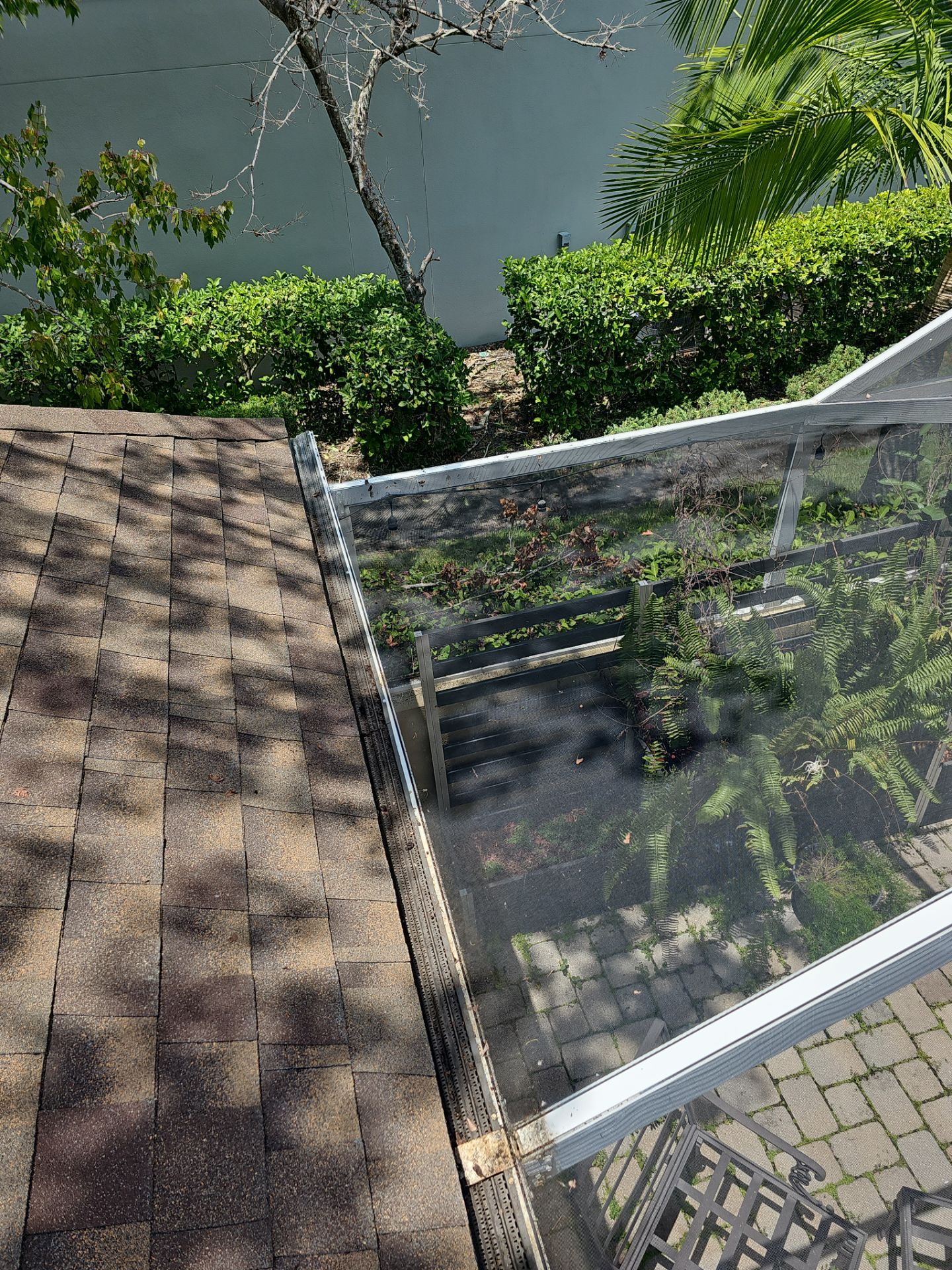 HOA gutter cleaning after photo.