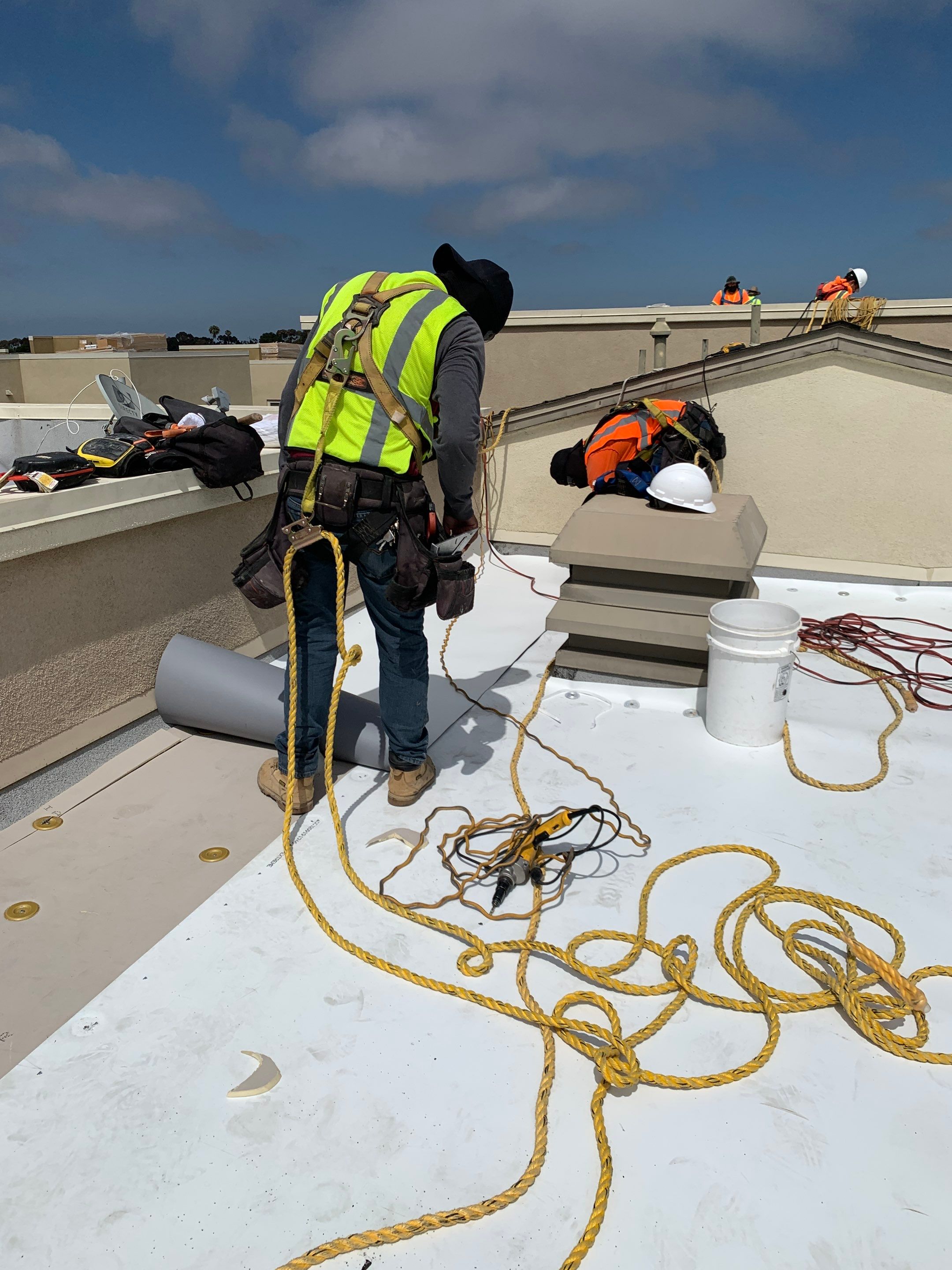 360 @ EL SEGUNDO by LA Roof Systems Corporation