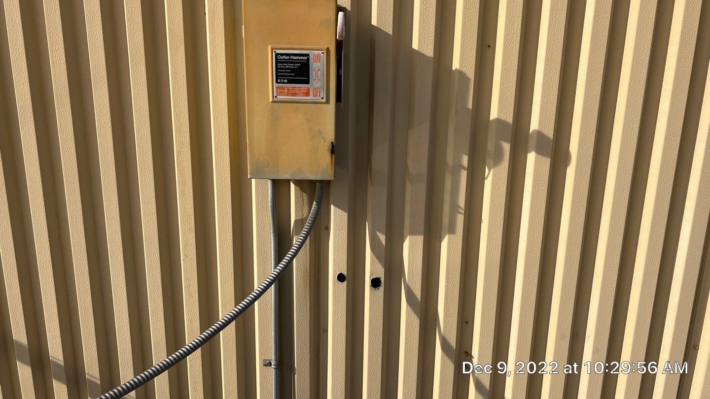 TPO single-ply roofing system using GAF by Straight Edge Roofing Inc