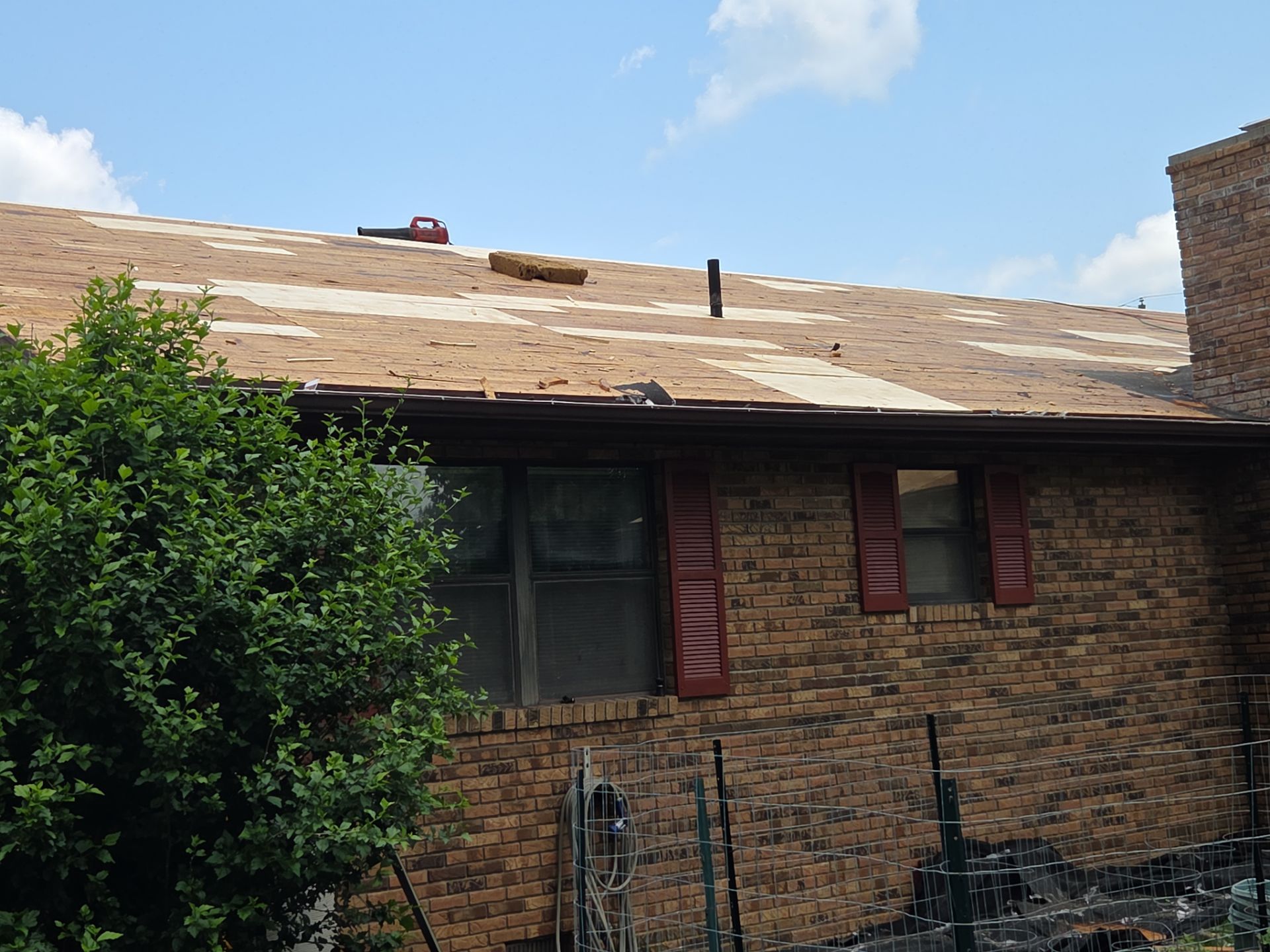 Project Spotlight: Stunning IKO Shadow Brown Roof in Hurricane, WV by Mr. Roofer