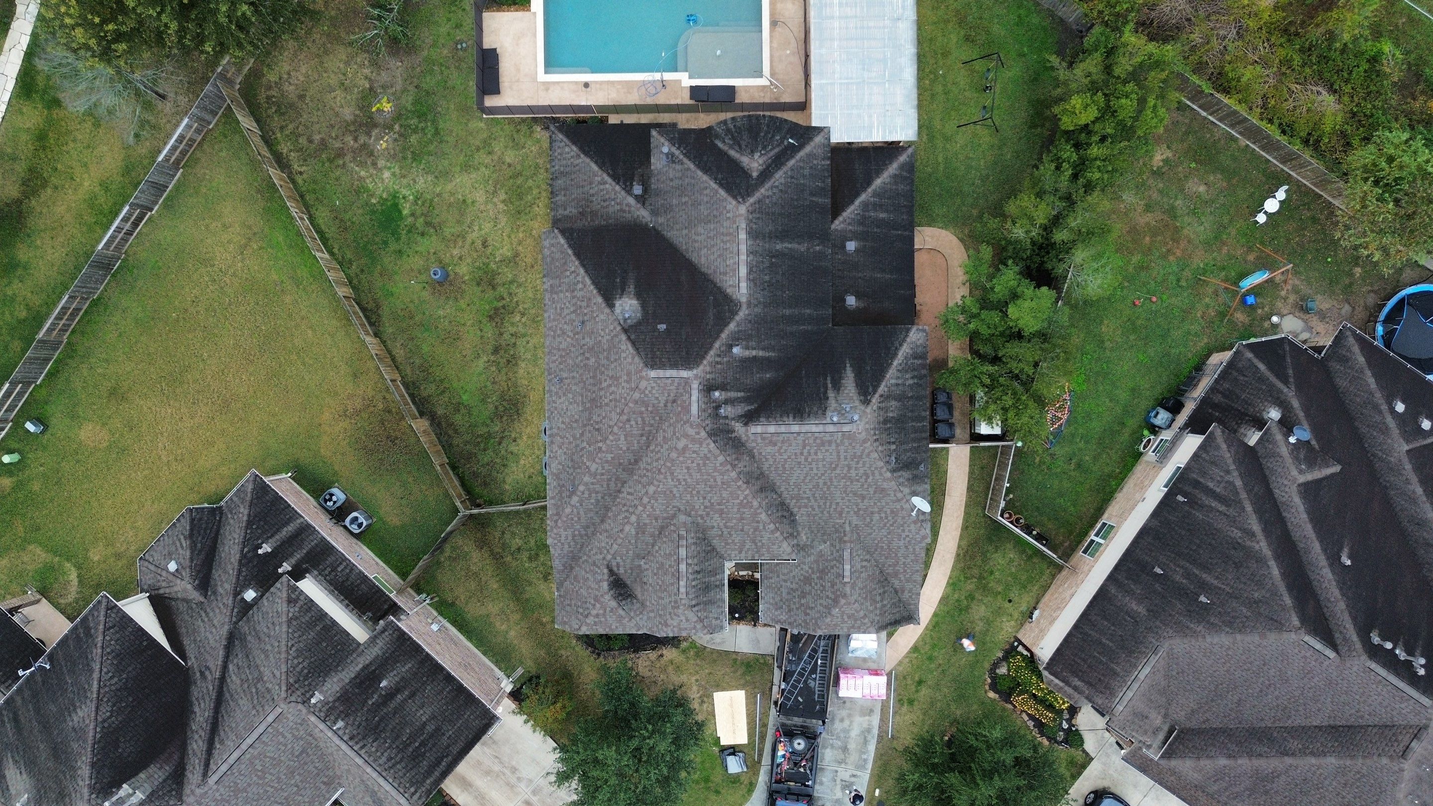 OC Duration Driftwood by HHH Roofing & Construction