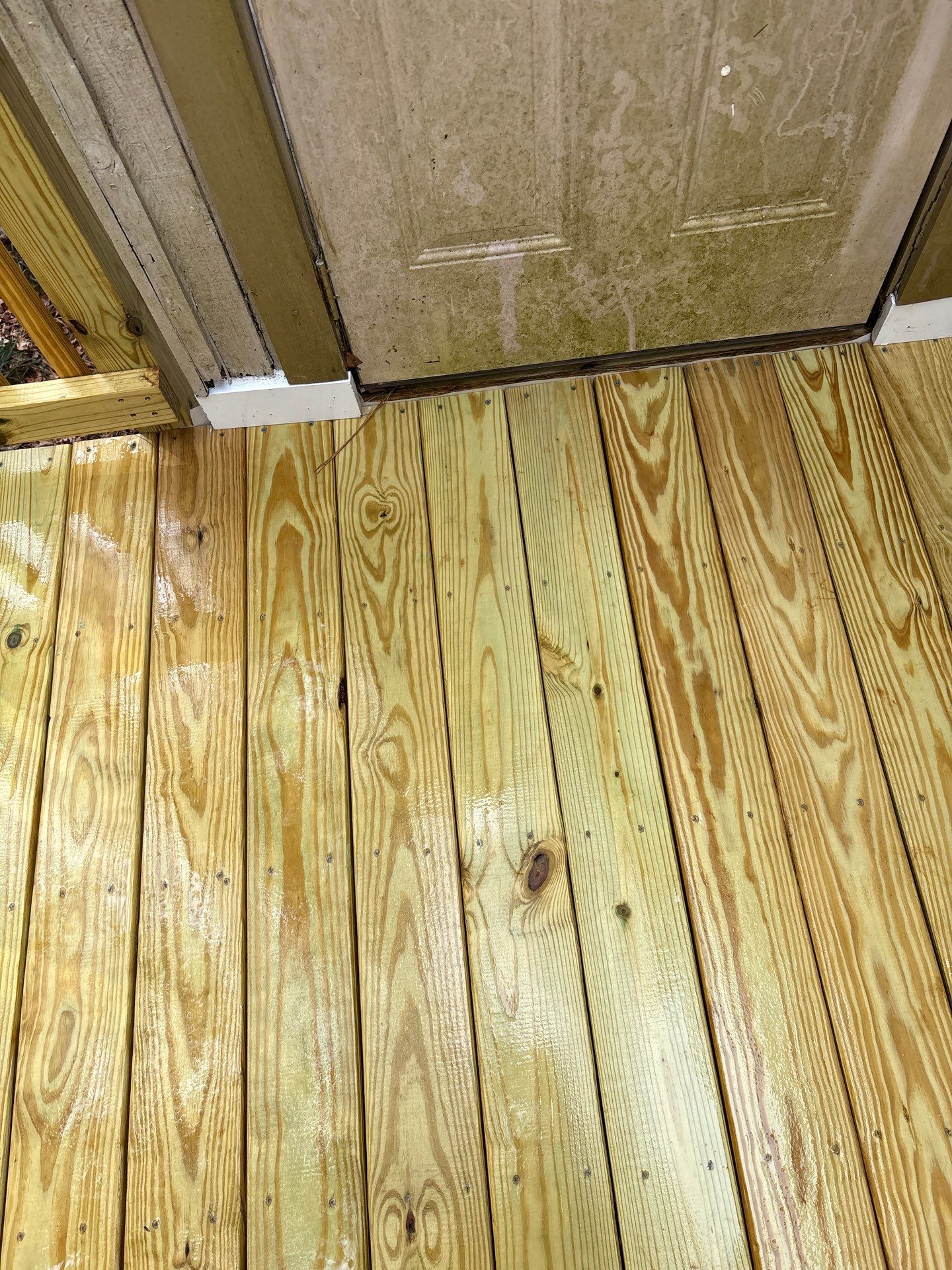 Wood Deck using Wood Sealant by DuraSeal
