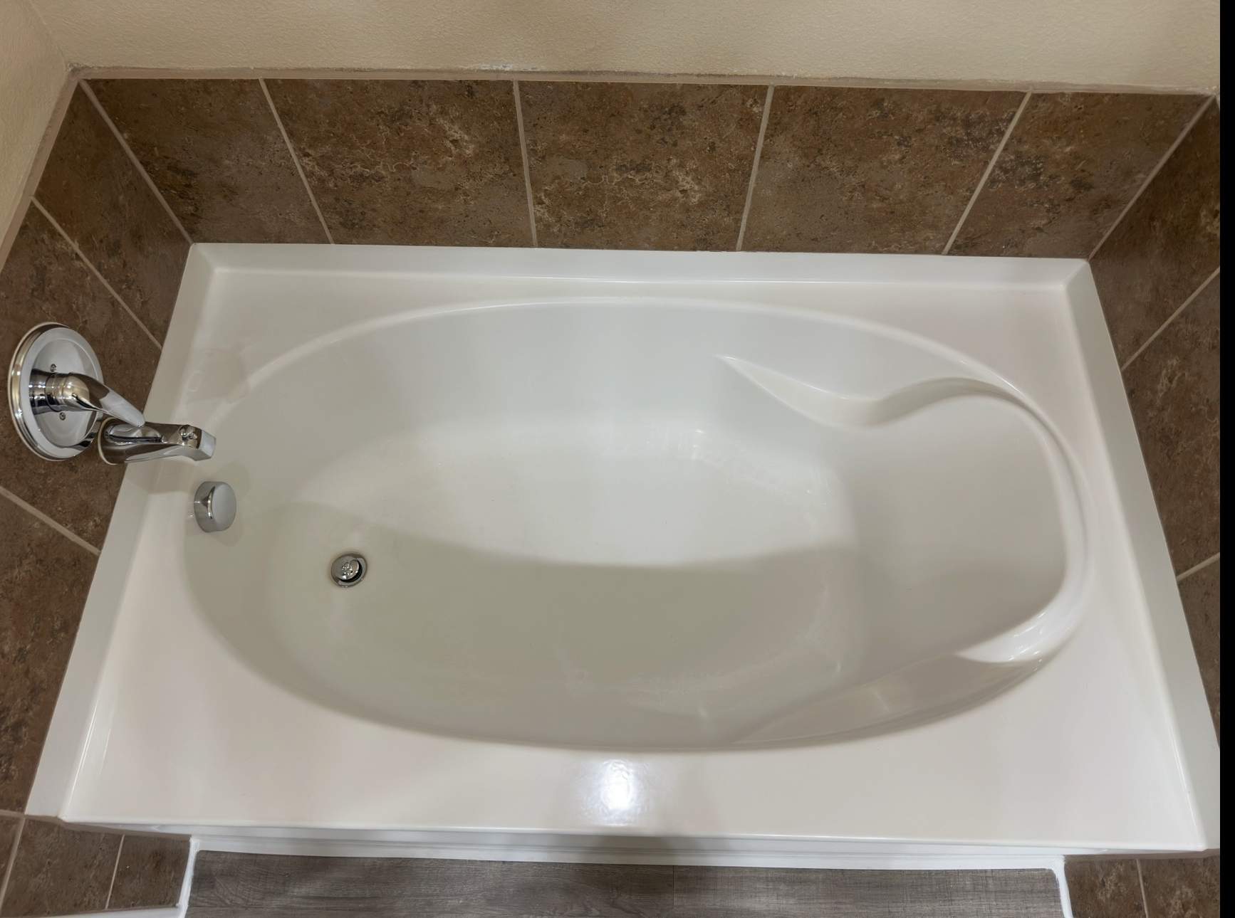 Bathtub Refinishing by Surface Experts - Cypress / North Katy