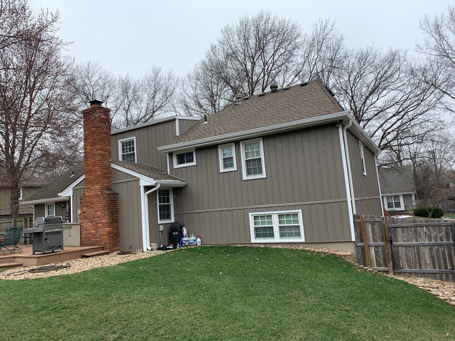 Complete Kansas City Exterior Remodel With IKO Roofing and Craneboard Siding by EEC Windows, Siding & Roofing