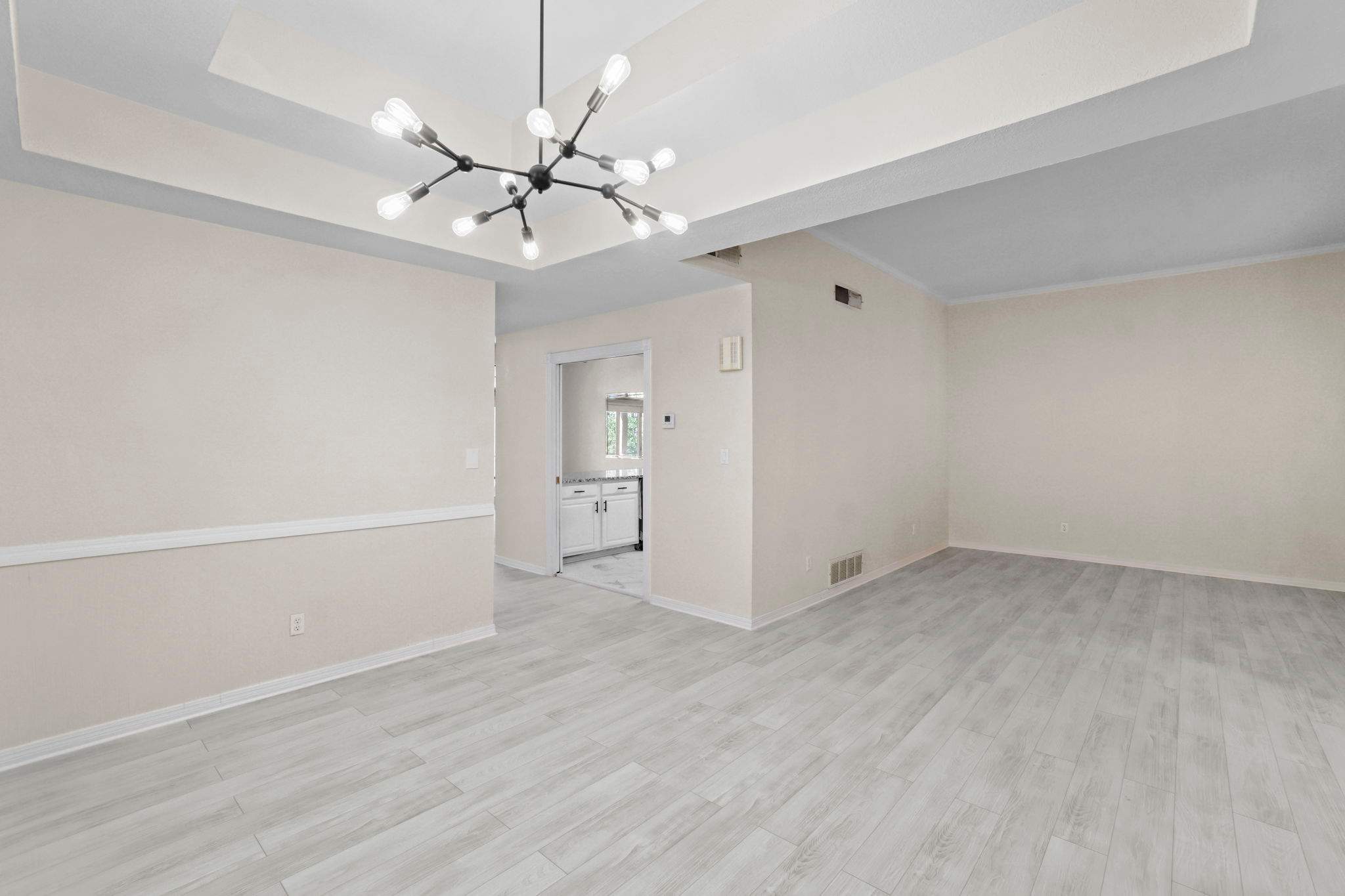 Luxury condo remodel by the golf course by Castro Brothers Solutions