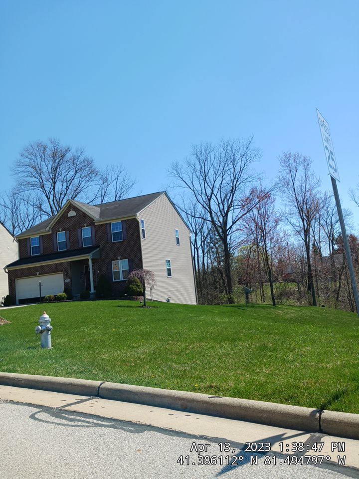 Residential Roof Replacement using CertainTeed Grand Manor by Absolute Roofing and Construction