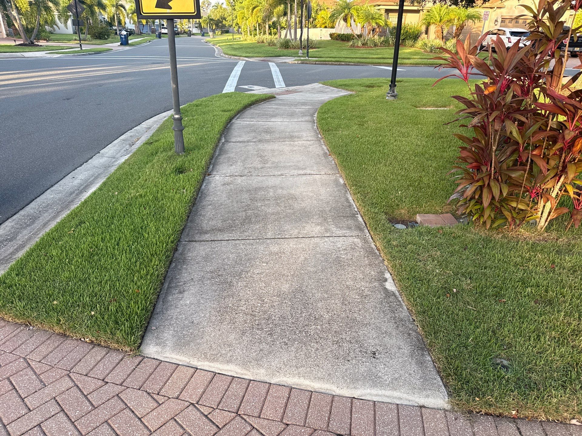 Paver Driveway & Sidewalk Cleaning – Oakleaf Hammock, Ellenton, FL by Sunshine AquaWash