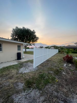 Vinyl Fence Installation using Vinyl Semi Privacy