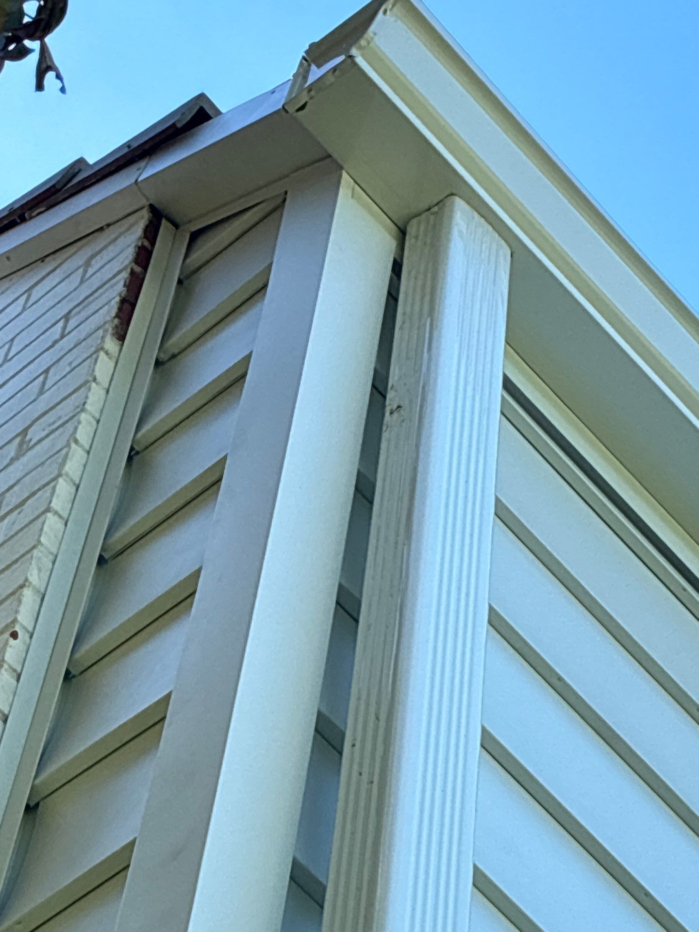 Provia Traditional Lap Siding in White by Ideal Siding Pittsburgh