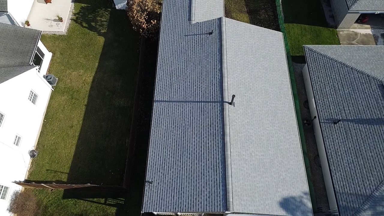 Atlas Pinnacle, Color: Oyster Shell, Drip Edge: White by Eagle Eye Roofing