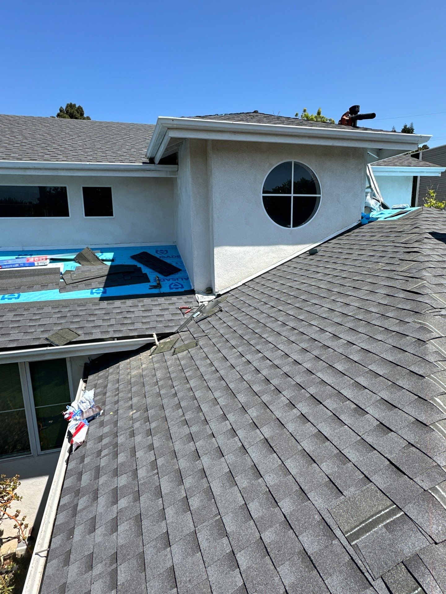 Residential Roofing Installation using GAF Charcoal Shingles by Hull Brothers Roofing