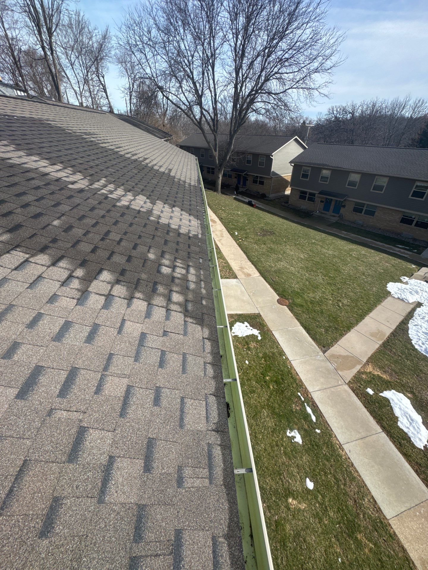 HOA gutter cleaning after photo.