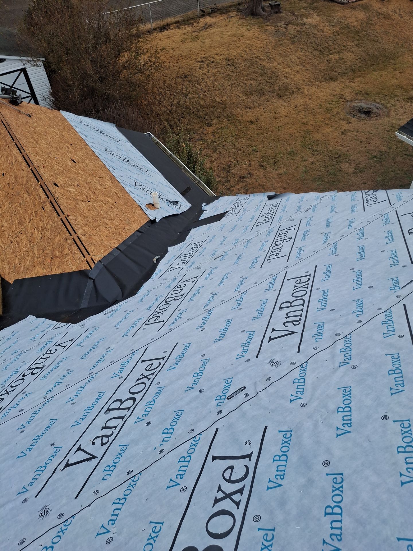 Residential Roofing Installation using GAF Timberline HDZ Charcoal by Rainstoppers Roofing