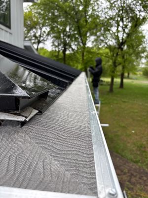 6-Inch White Seamless Gutters with Leaf Blaster Pro Gutter Covers – Cold Spring, MN