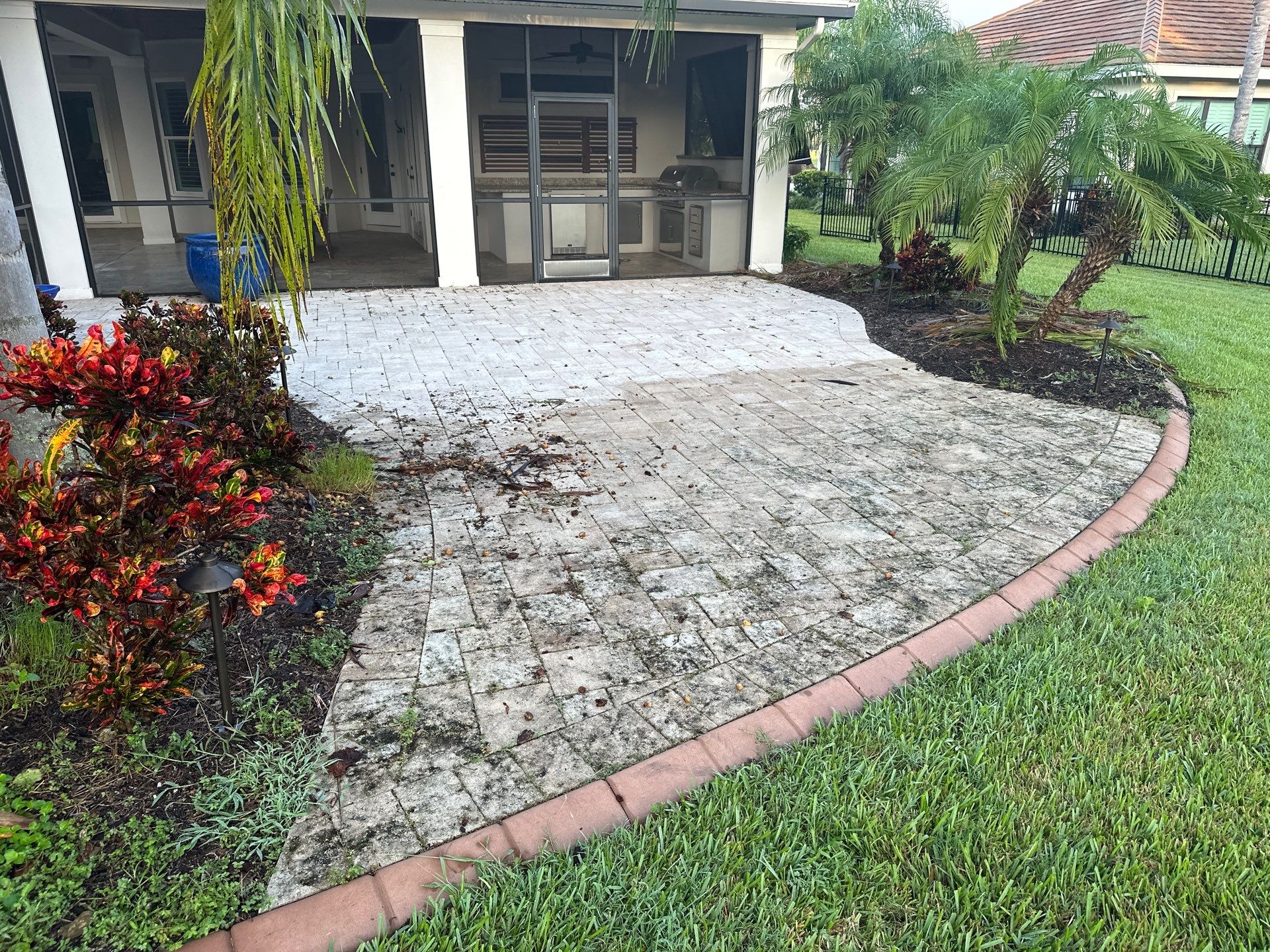 Paver Patio/Lanai & Driveway Cleaning in Winding River, Bradenton, FL | Sunshine AquaWash by Sunshine AquaWash