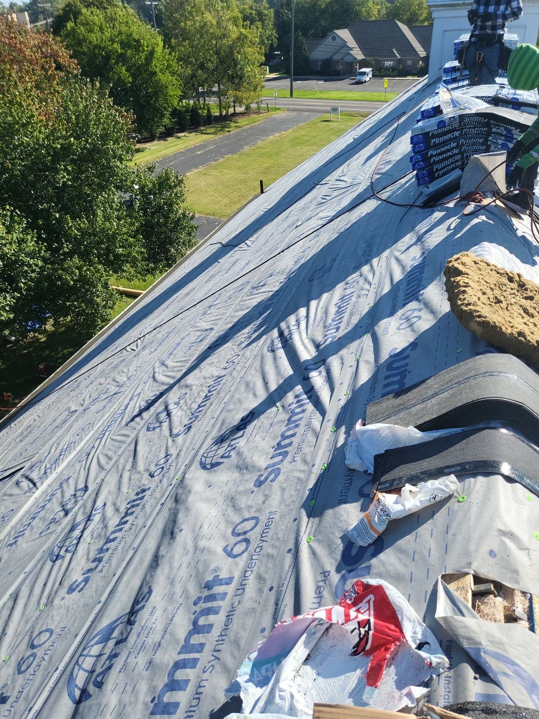 ATLAS PINNACLE COLOR: BLACK PRISTINE by Eagle Eye Roofing