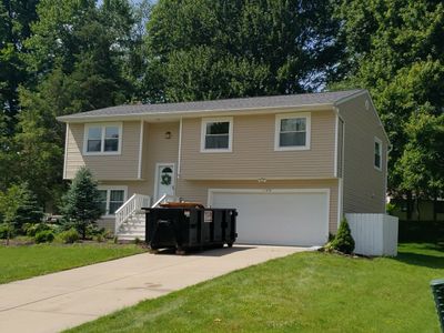 Brand: Atlas Pinnacle Color: Pristine Scotchgarde Pewter Drip: White